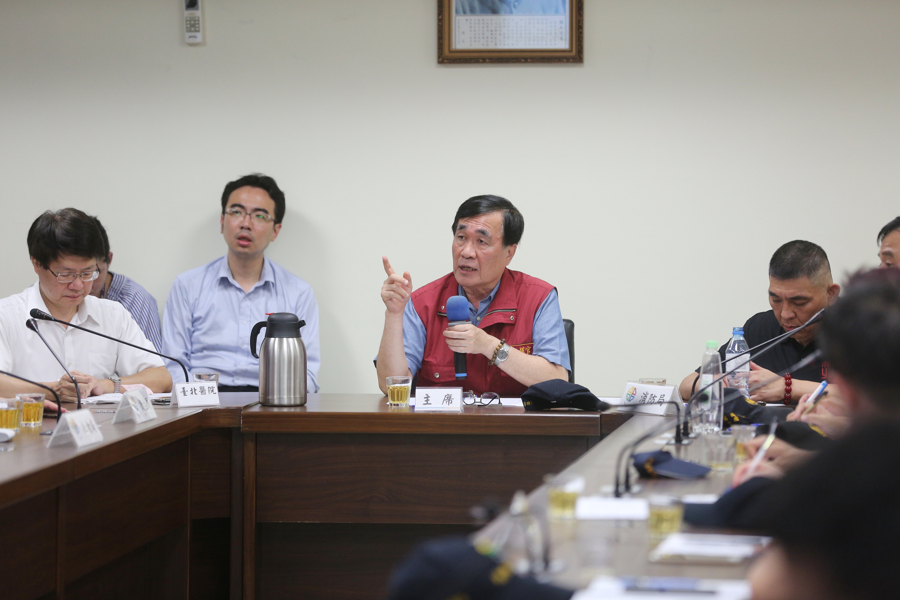 李副市長主持台北醫院大火第二次工作會議聽取各單位報告，並做相關指示