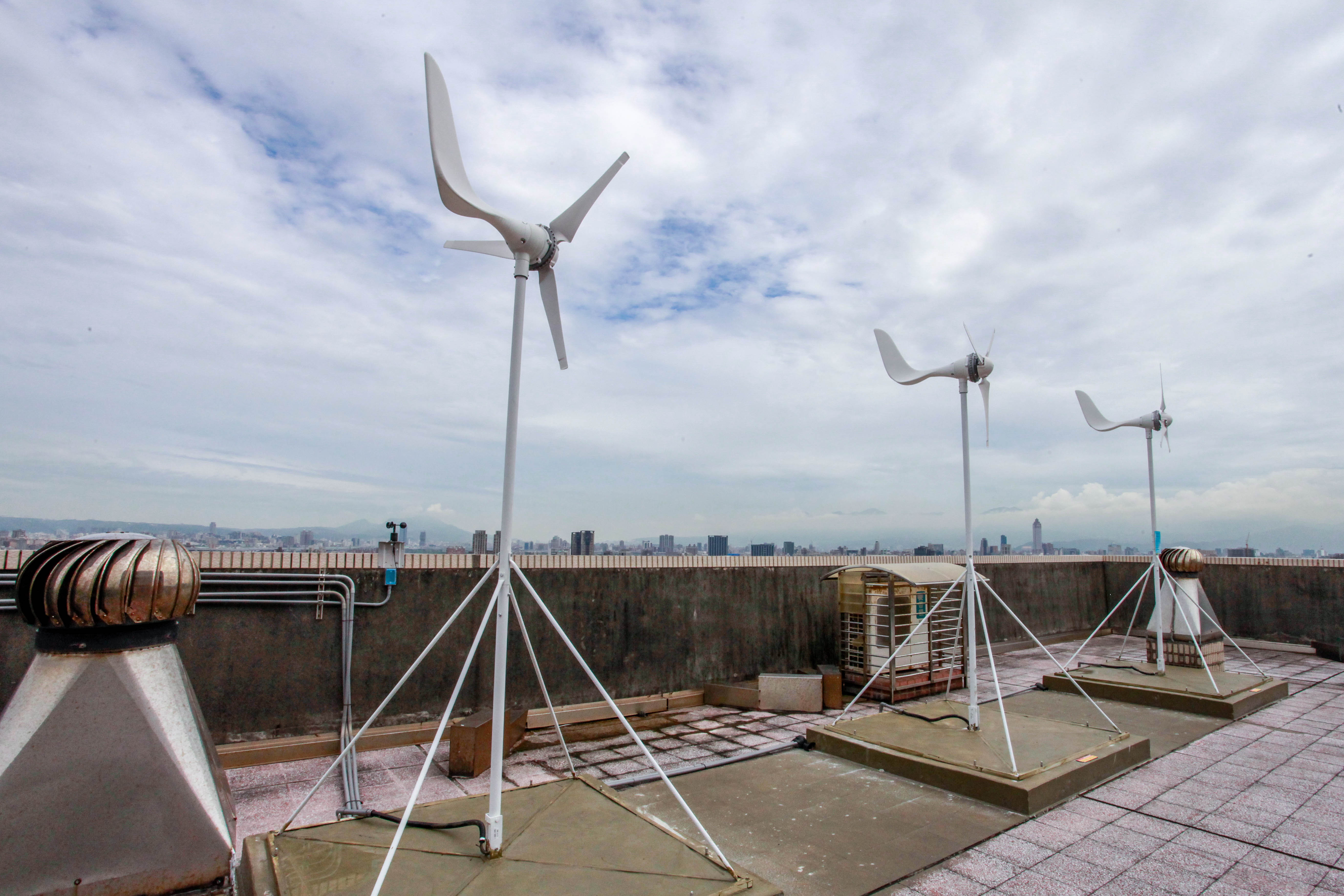 台北菠爾社區設置3.6kw小型風力機發電系統