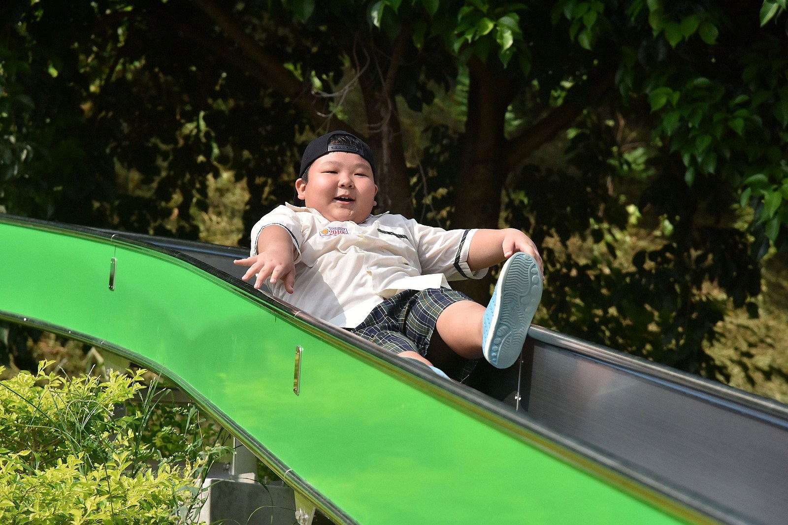 全台最長28公尺滾輪滑梯在錦和公園，朱市長邀大小朋友來體驗。