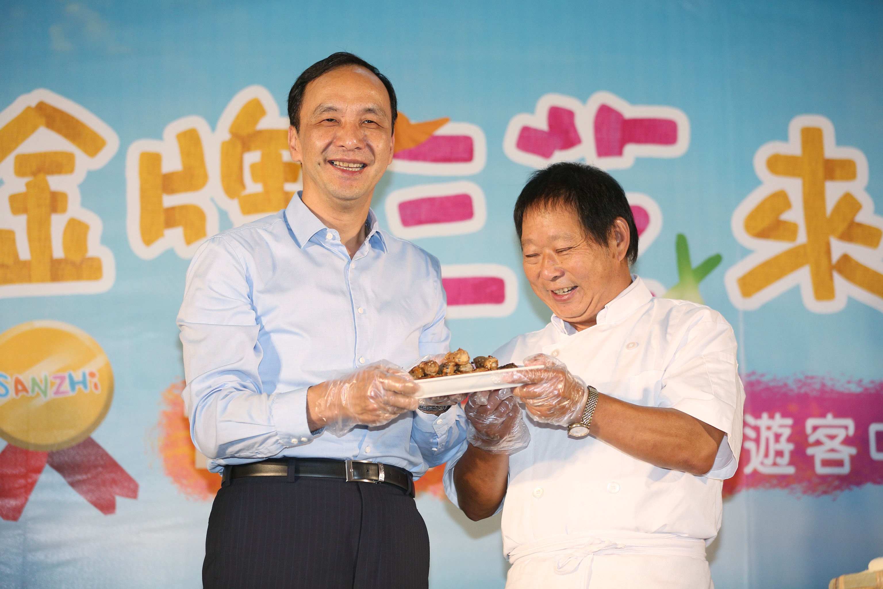 朱市長出席2018新北市茭白筍推廣「金牌三芝來茭心」記者會，親自示範茭白筍料理