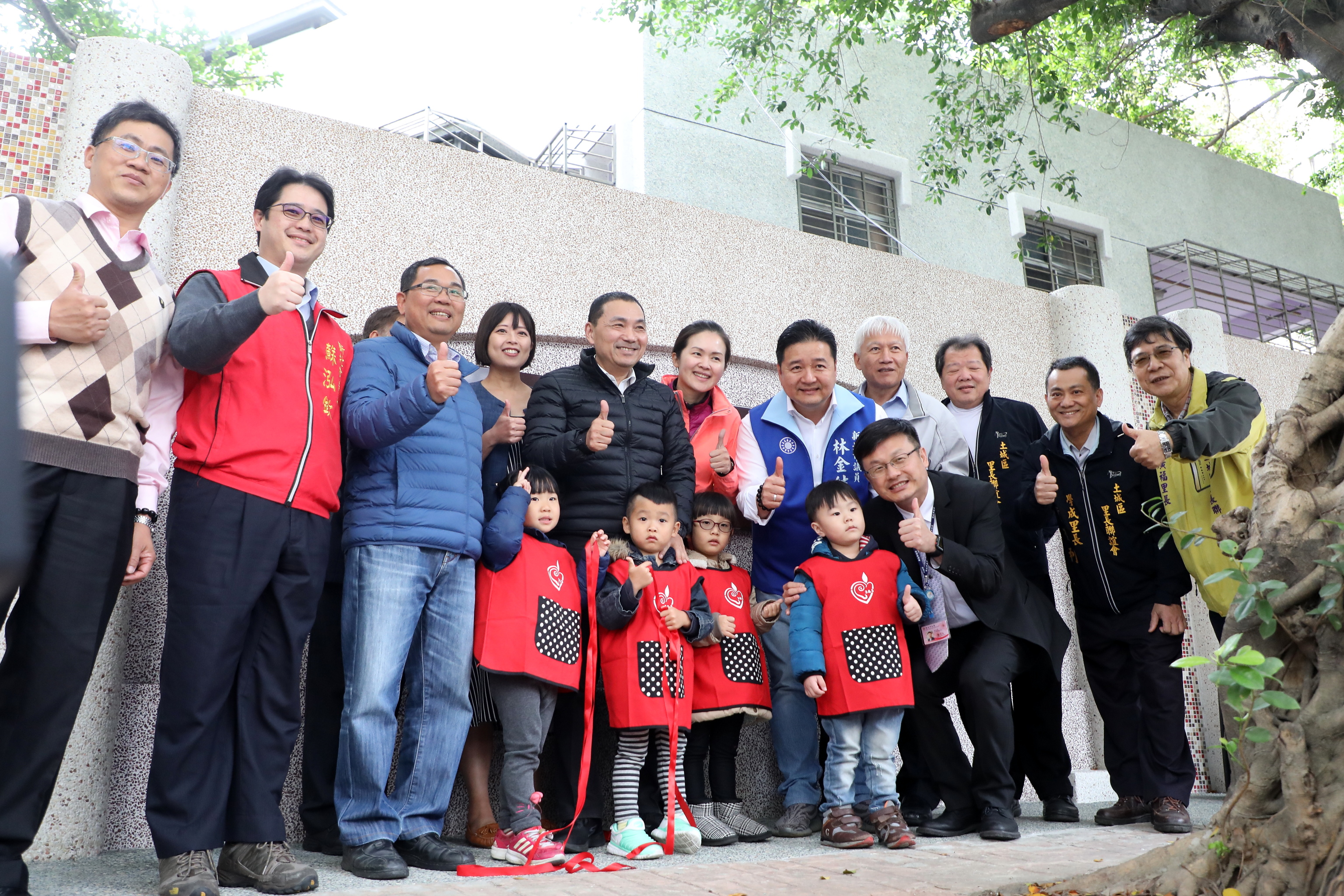 新北市中正非營利幼兒園開學儀式，侯友宜市長到場揭牌祝賀。