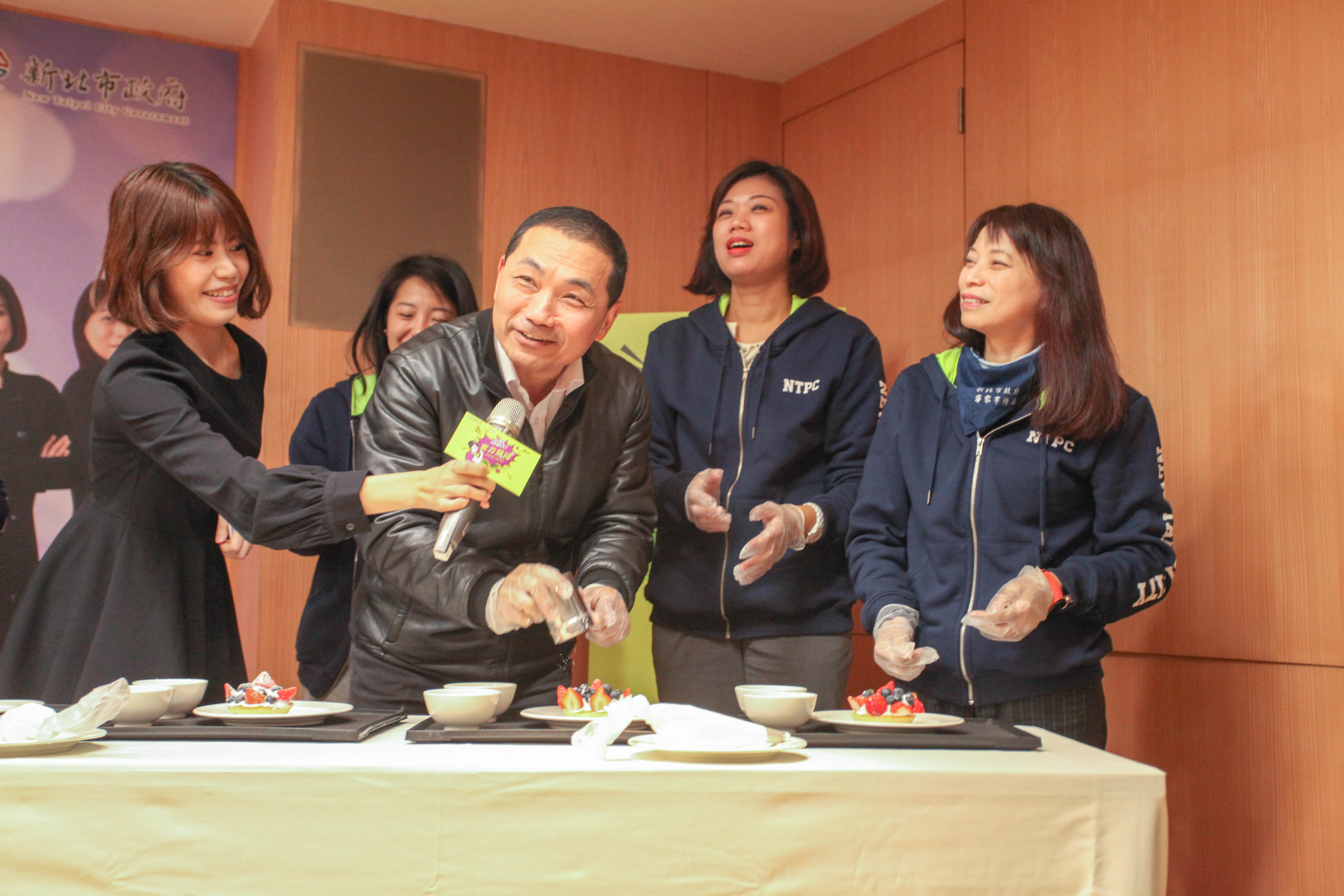 38婦女節新北市長侯友宜親自做甜點來犒賞辛苦的女性們