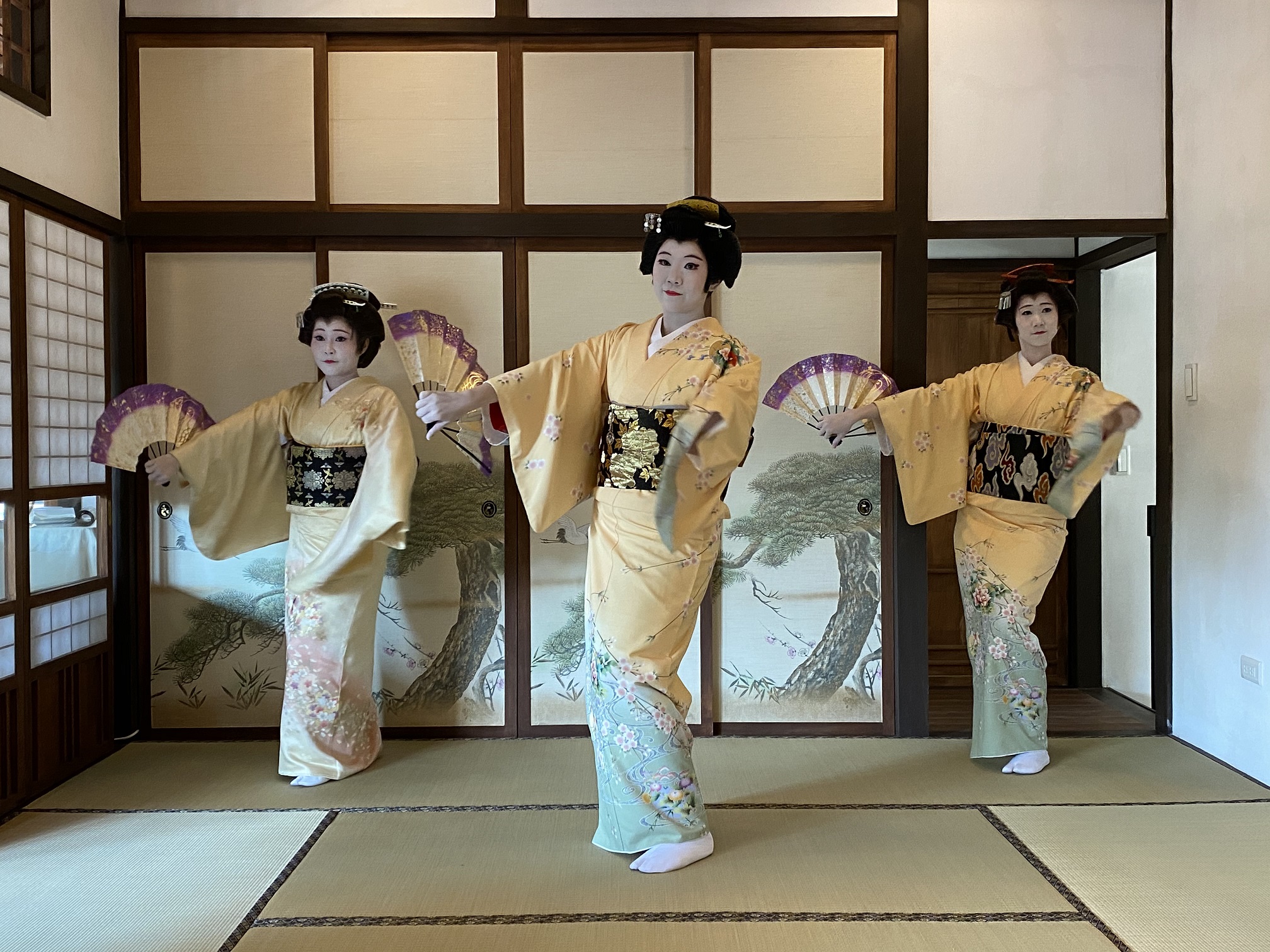 典禮由「千鶴流」日本舞老師千鶴美扇親自帶領舞者演出揭開序幕，精彩的舞蹈表演令人如癡如醉，彷彿穿梭時空回到當時。