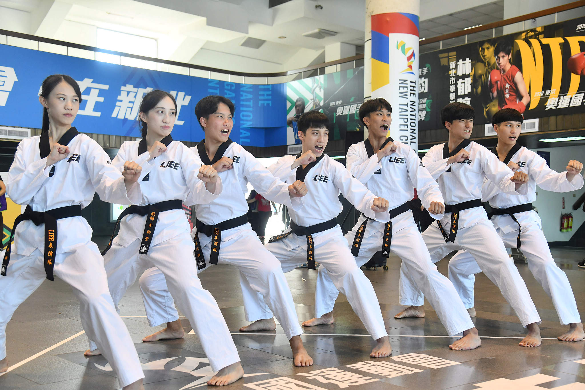 今日110全運會籌備處成立儀式，特別安排6月才成軍的「LIEE臺灣品勢表演隊」表演。