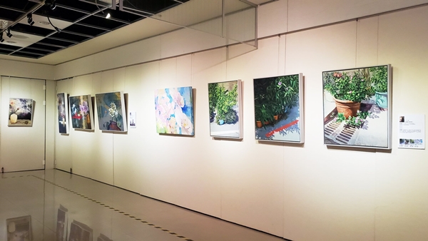 土城藝文館自即日起至10月4日(日)止，舉辦「花語錄-女性藝術家花卉畫聯展」