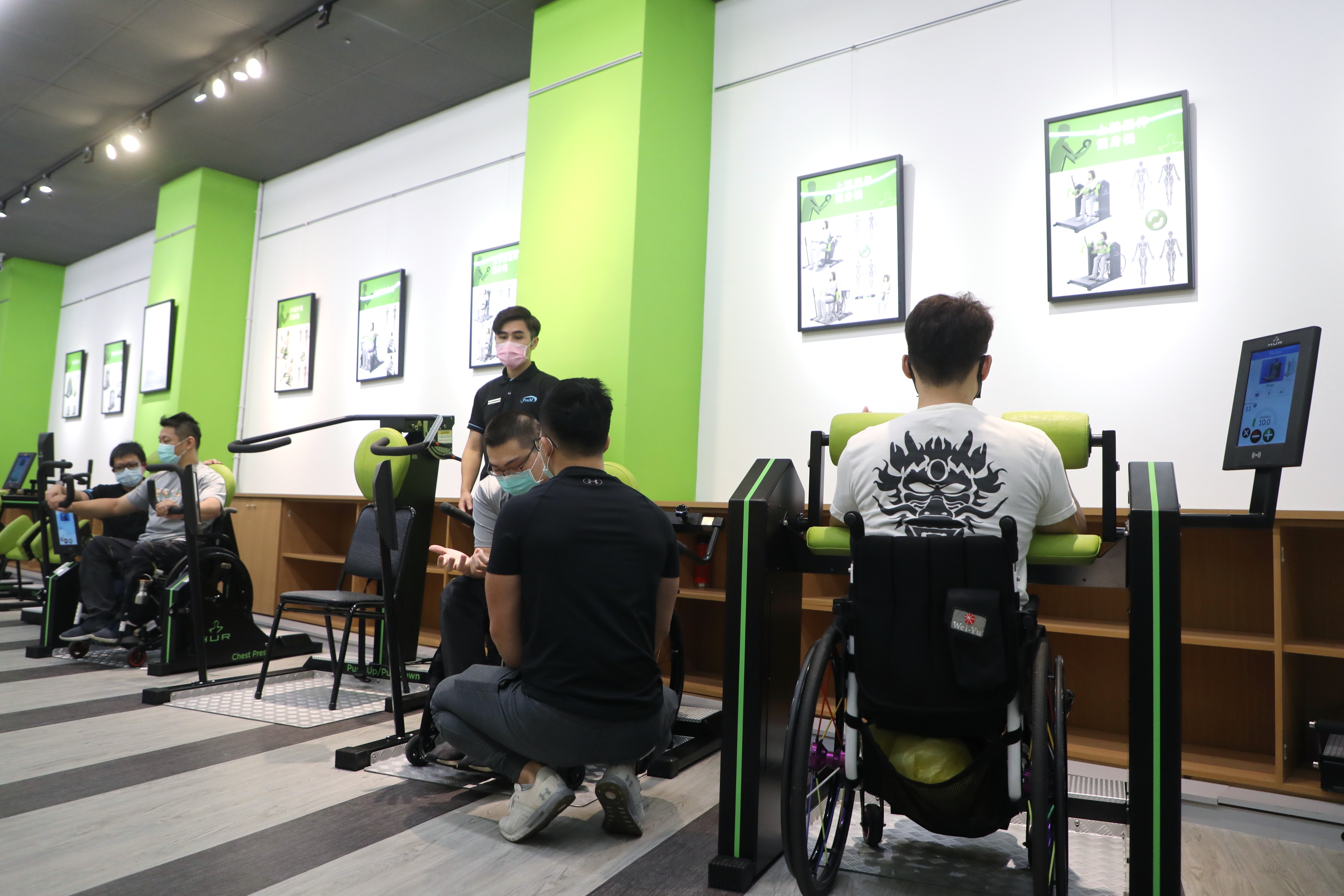 新北市首座身障專屬健身房啟用，提供身障朋友運動更多元便利。