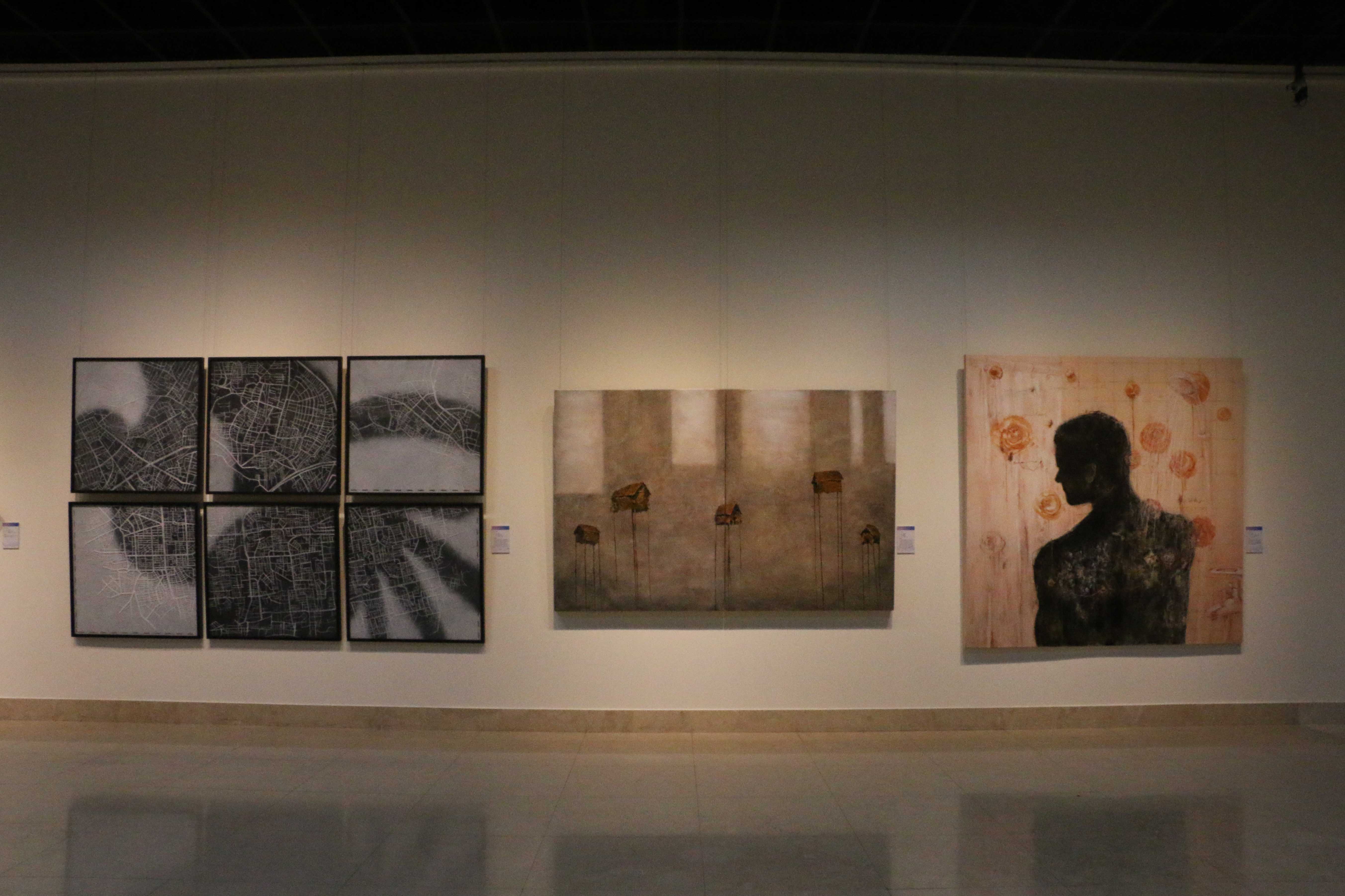 新北市藝文中心第一展覽室也展出油畫類多件入選作品