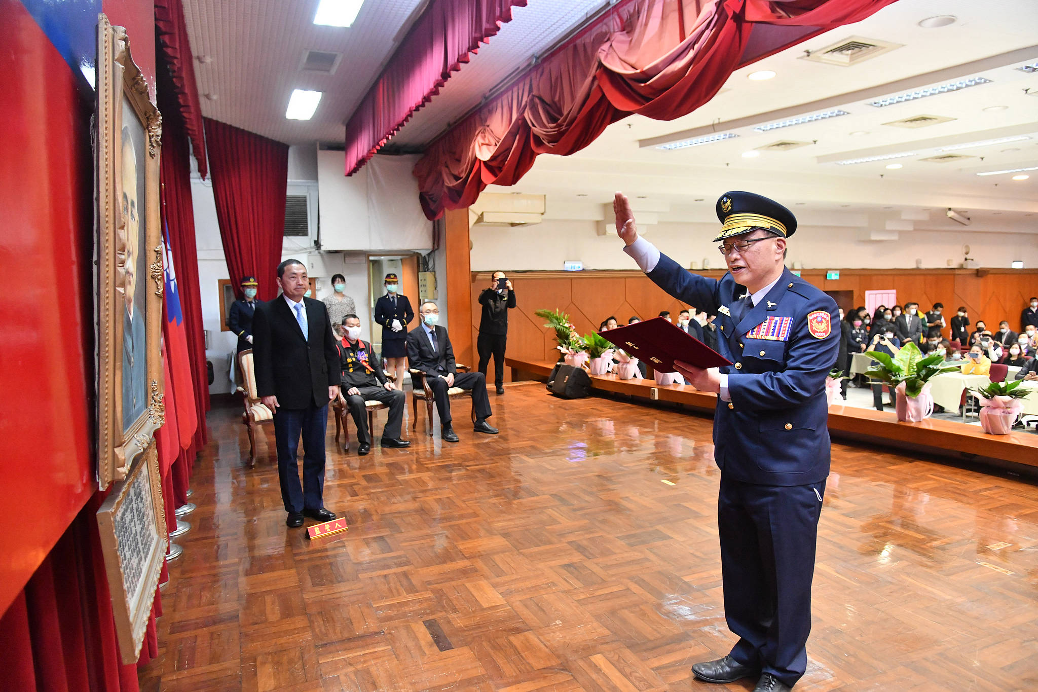 新任警察局局長黃宗仁資歷豐富。