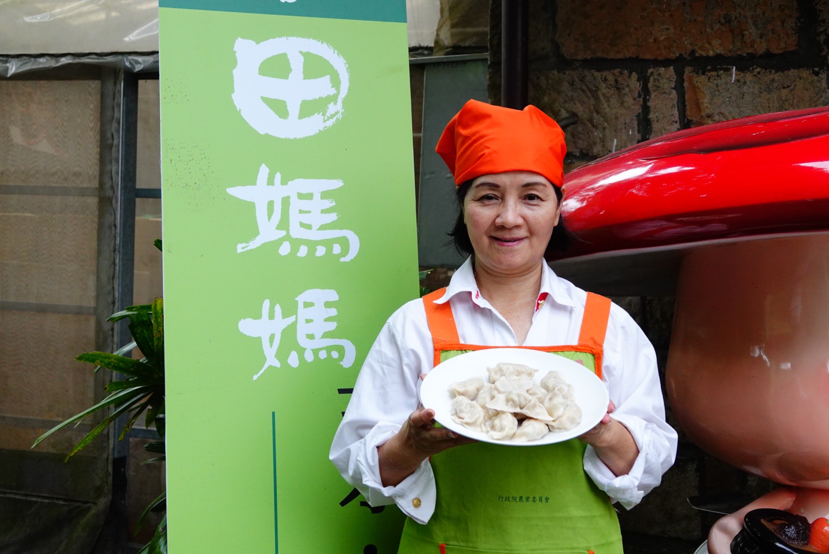 三才靈芝農場主人李慧鳳