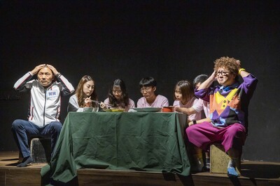 侯市長與納豆、主持人Naomi前進新店高中戲胞工廠演出小短劇