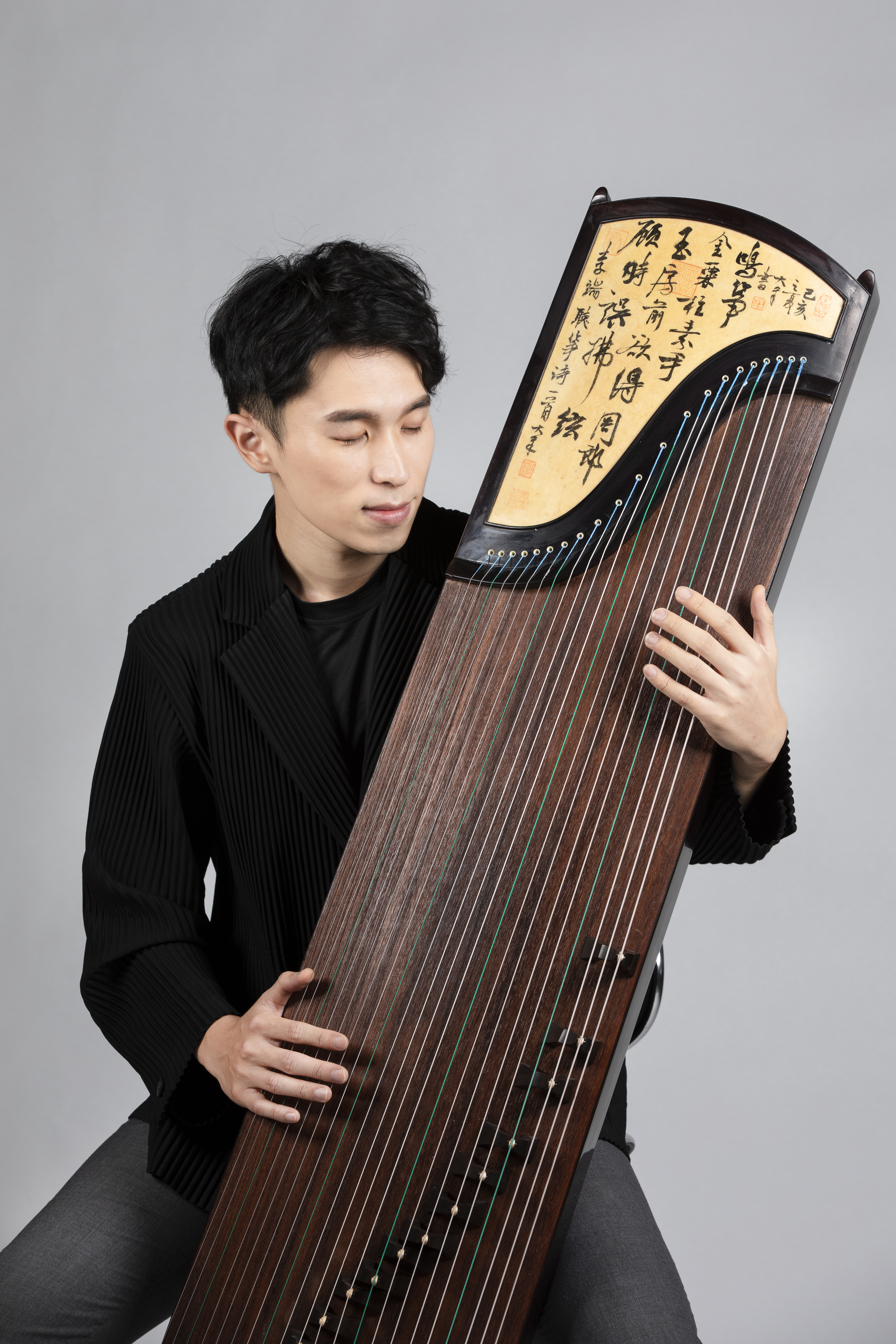 陸續於今年辦理線上音樂會的音樂家尚有黃偉傑「當代新語.箏聲音─黃偉傑古箏跨界音樂會」