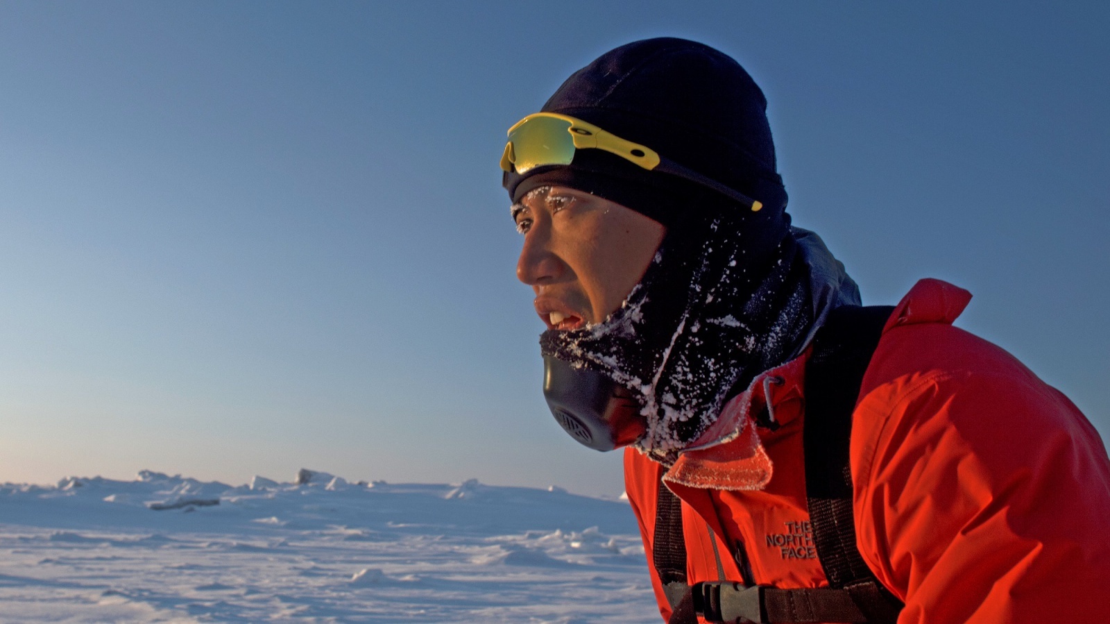 紀錄臺灣極地超馬好手陳彥博故事的《出發》，鏡頭橫跨北冰洋至南極洲，完整見證他歷經冰原險境的10年奔跑歷程