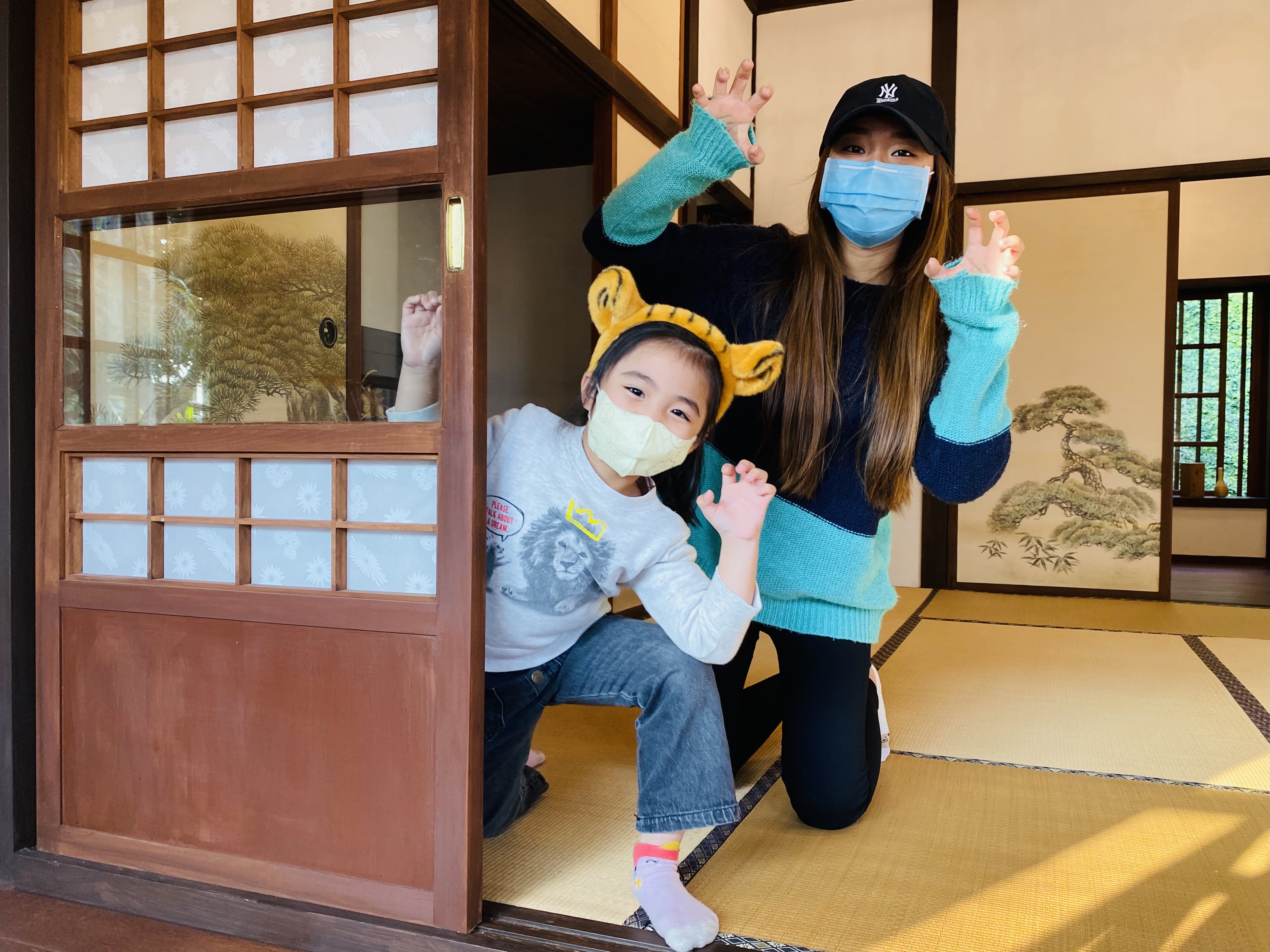 淡水古蹟博物館推薦走春到淡水日本警官宿舍添官運，拍下虎爪照就能帶走特製小禮。