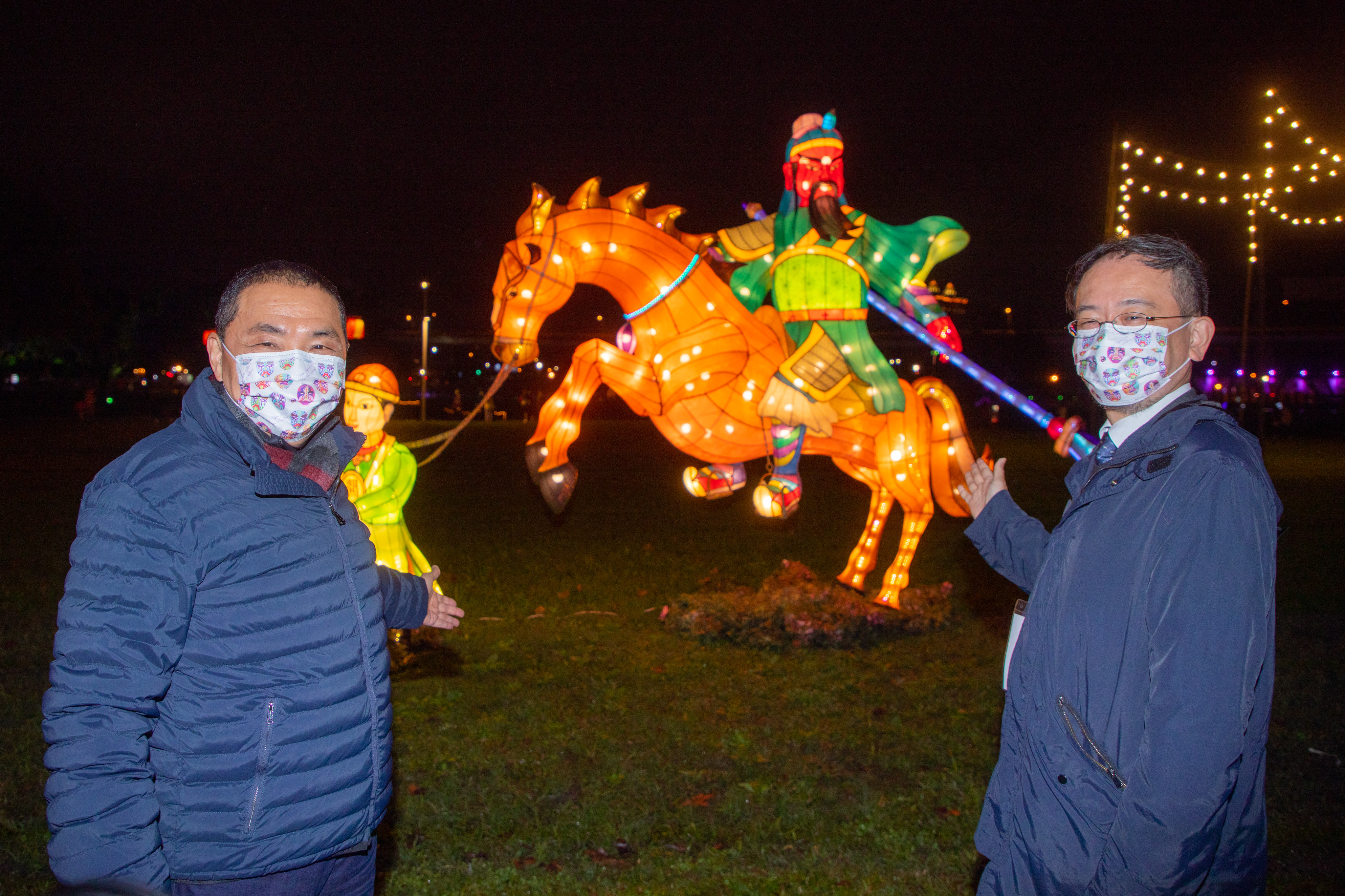 侯市長感謝日本代表，每年都將日本傳統燈飾跟新北燈會結合,特別介紹台灣傳統關公花燈