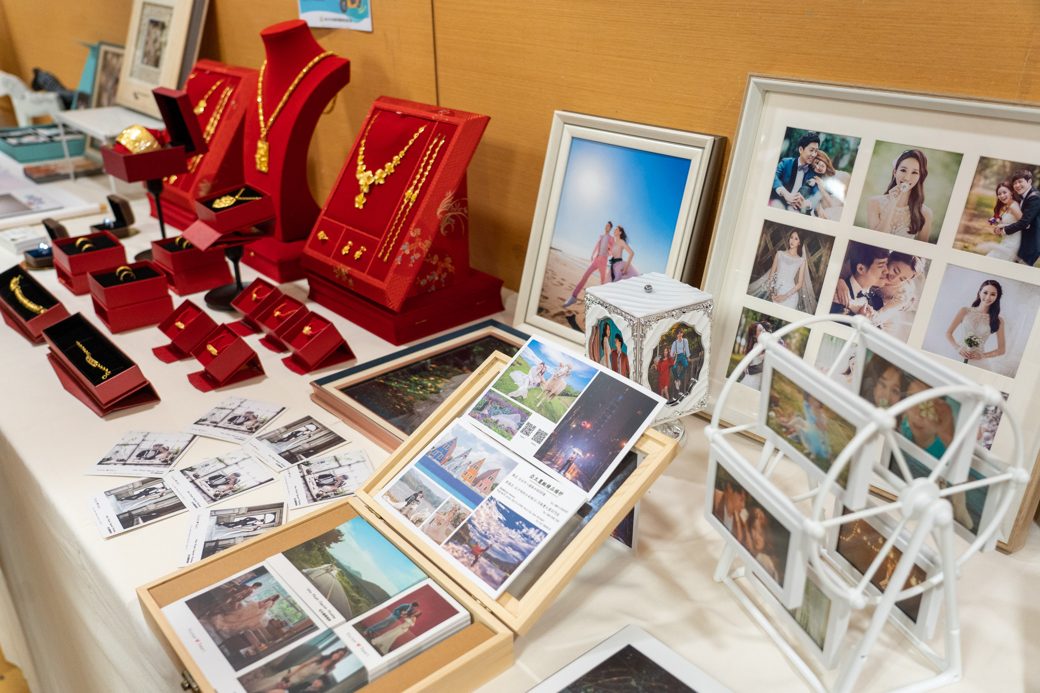 新北市首度集結婚紗、婚攝、飾品、喜餅、禮品等業者,舉辦「2022新北愛幸福市集」