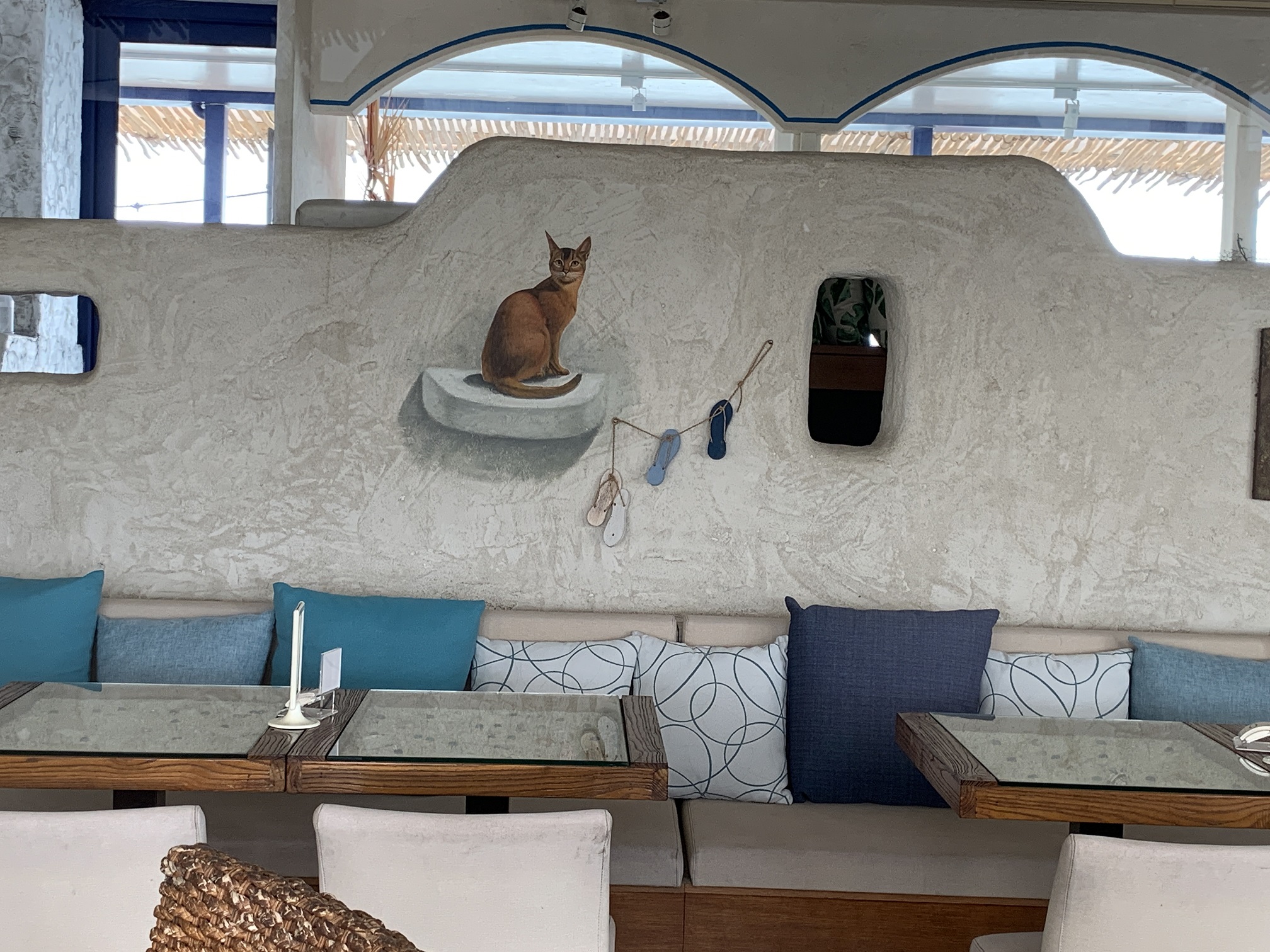 漁人水岸四季餐廳店內牆壁彩繪