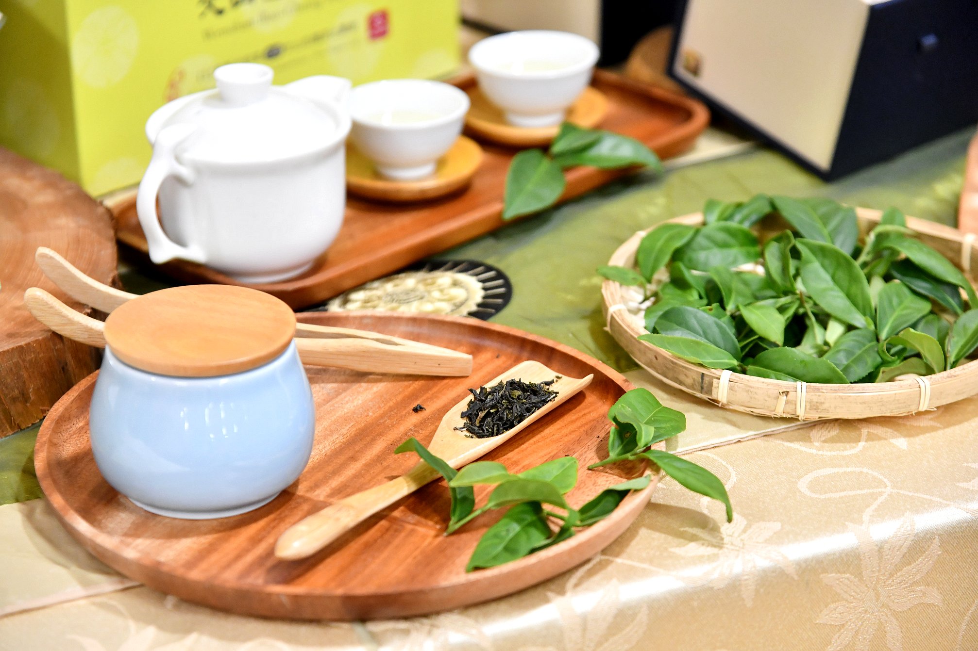 新北市今(30)日舉行「新北好茶 萬眾好坪」冬茶上市記者會,農業局與坪林區公所自12月起每周末推出「好茶展售會」及「新北好坪券」買千送百活動。