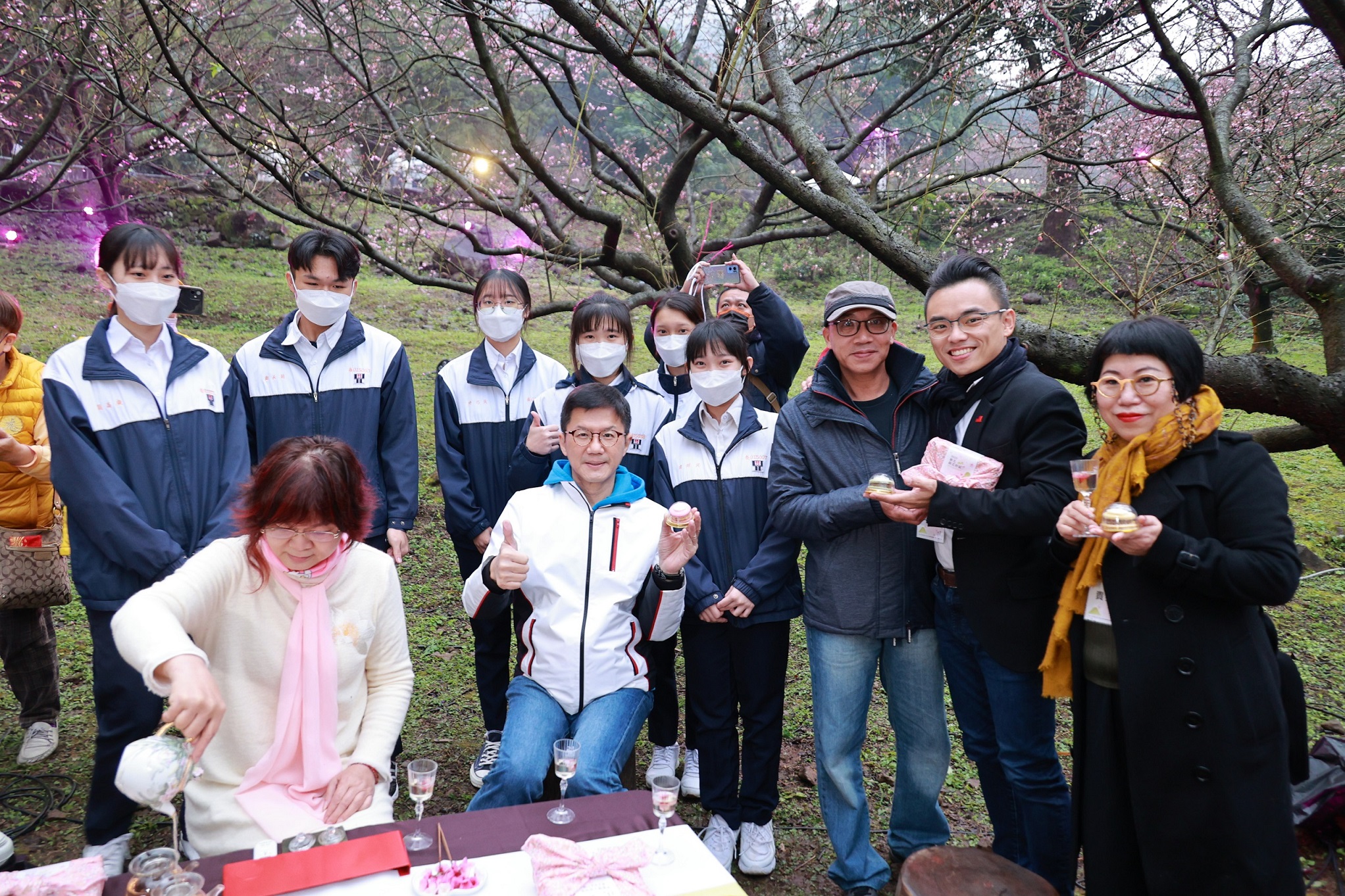 市府農業局結合教育局與淡商學生推出農特產品馬卡龍