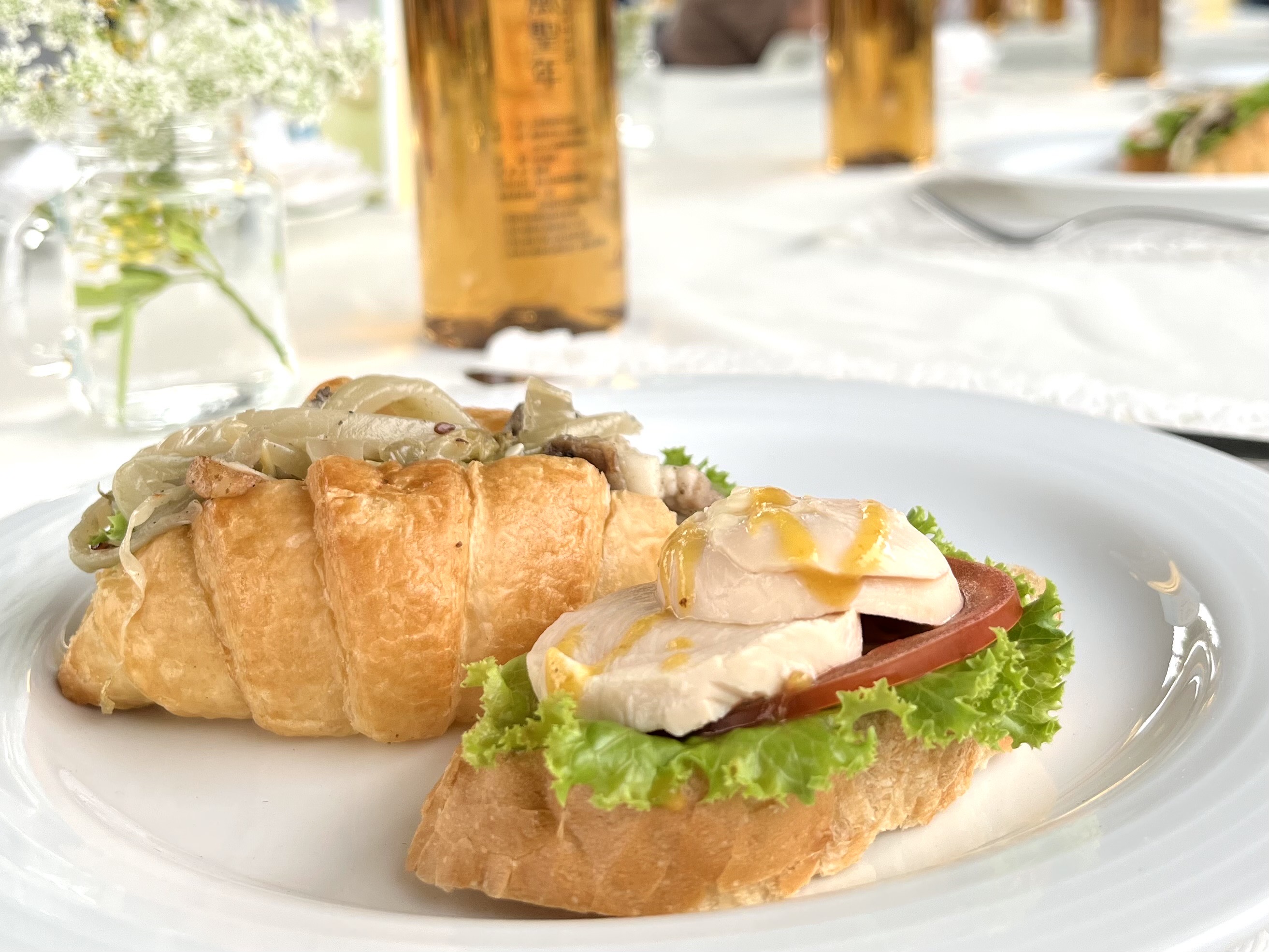 客家餐桌下午茶-酸菜鹹豬肉三明治及桔醬雞肉三明治