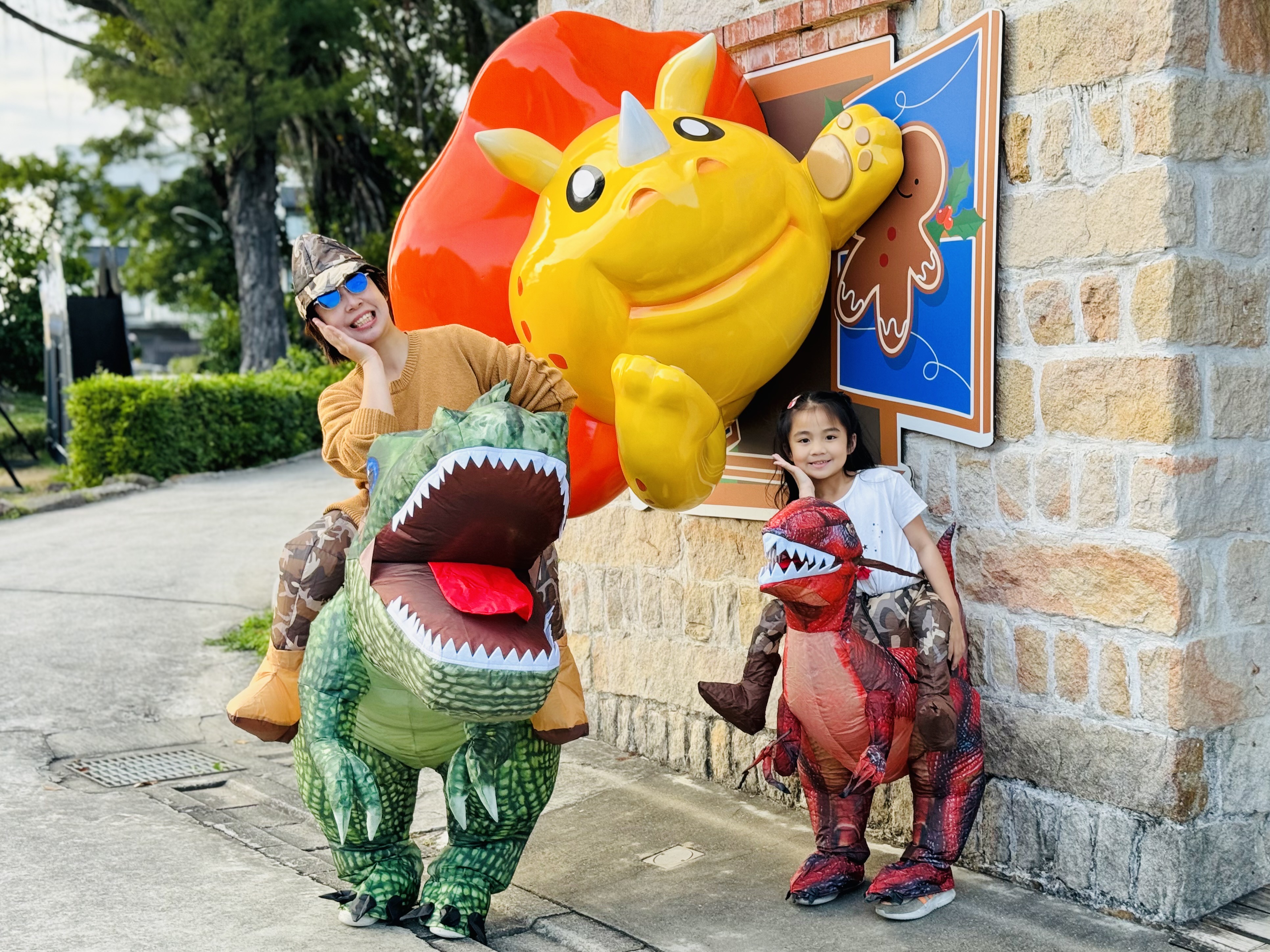 新北市立淡水古蹟博物館在淡水海關碼頭推出農曆新年活動「我是馴龍王」，讓全家大小都能一圓騎恐龍的夢想，在龍年一起成為人中之龍！