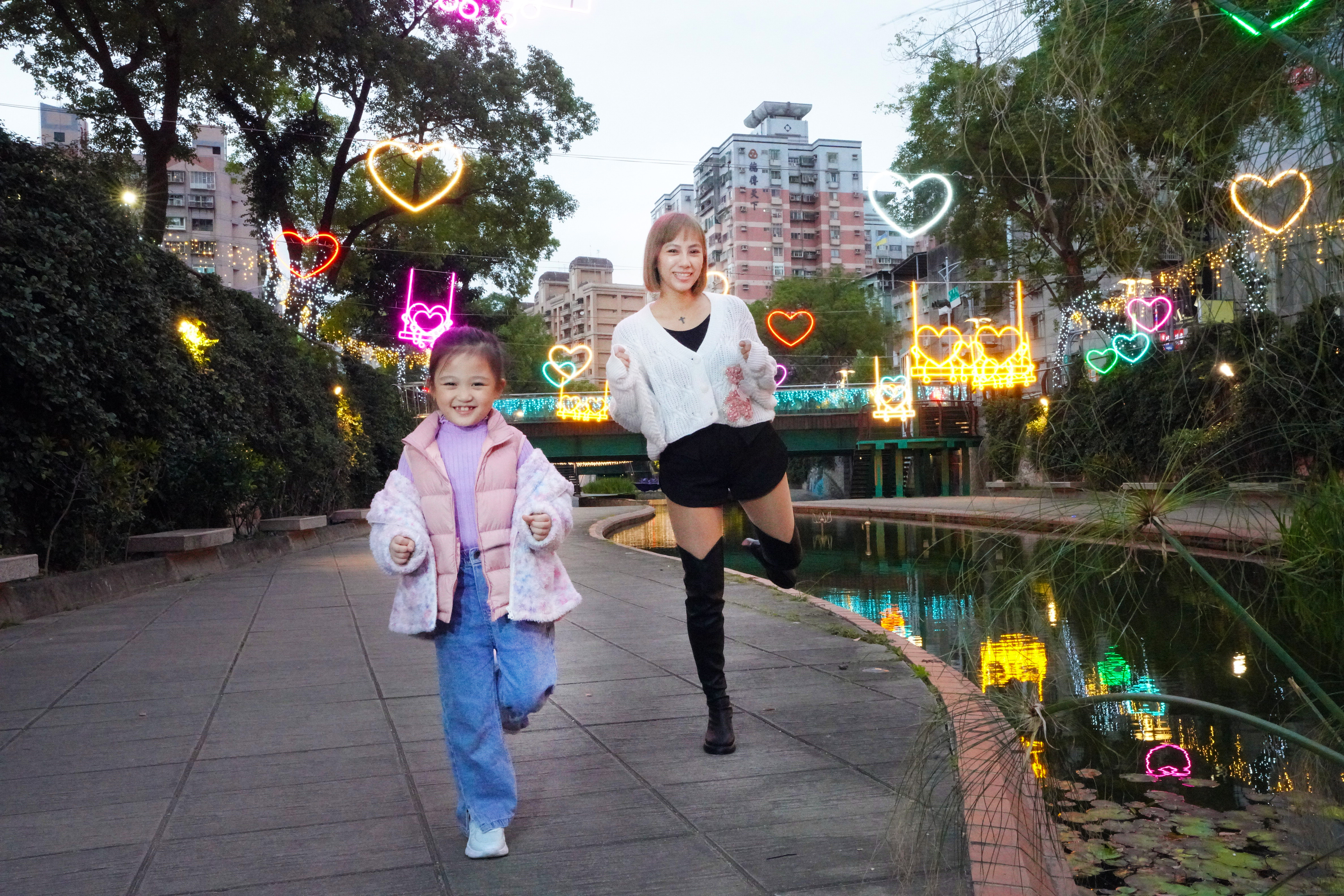 可愛俏皮的「愛情精靈降落」點綴整個中港大排親水步道