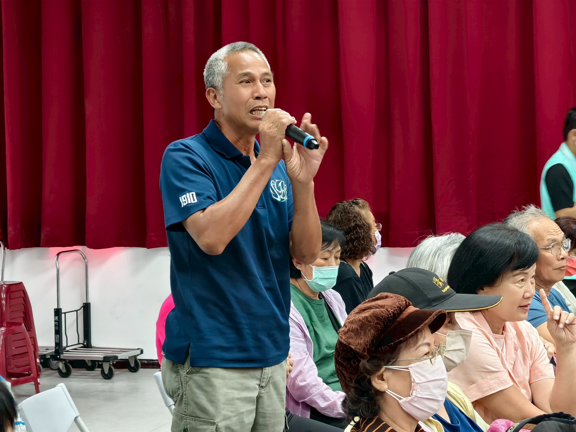 錫板里陳燕國里長發問