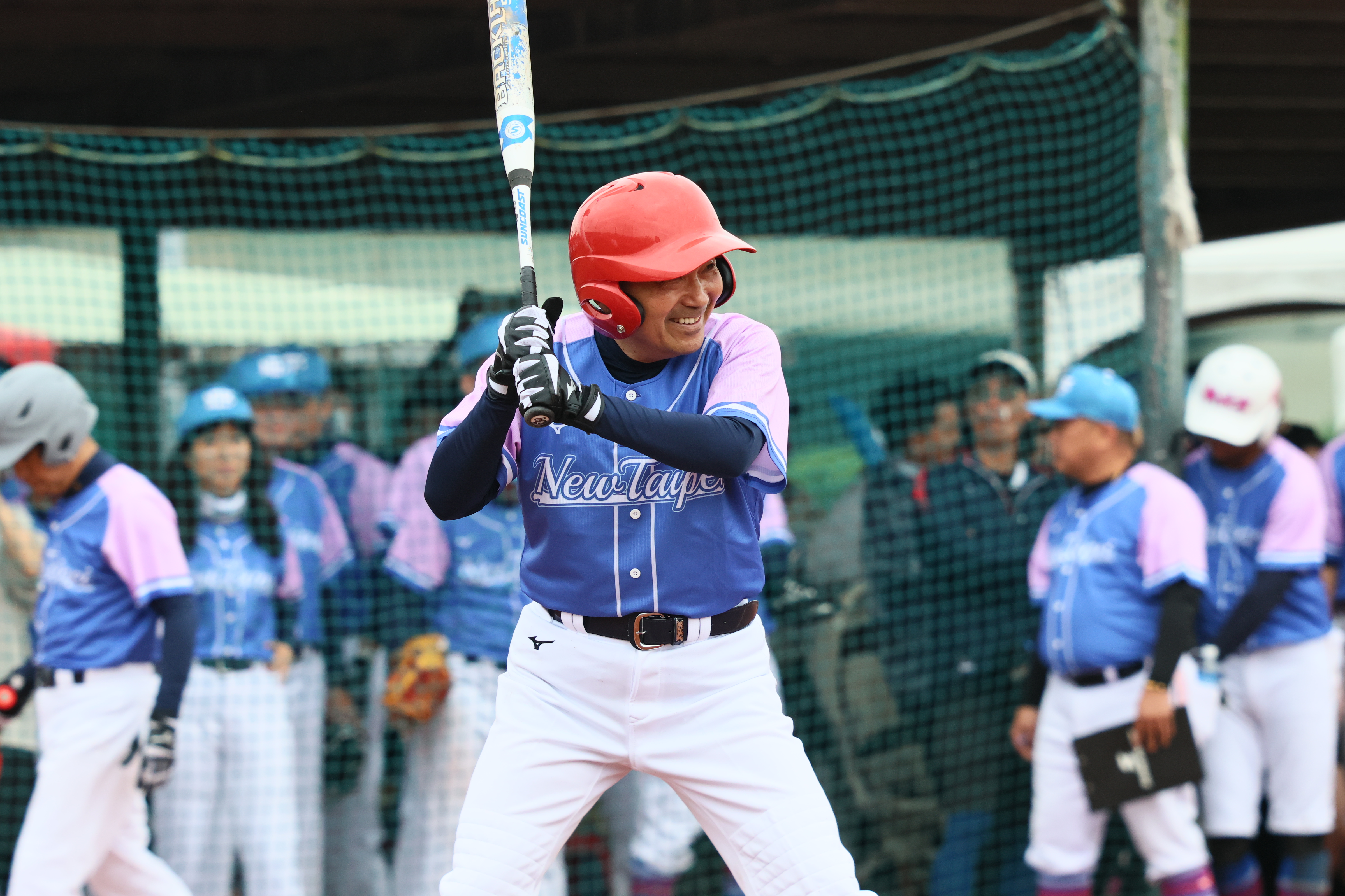 新北市隊在侯友宜市長的帶領下,首局就建立優勢拿下3分