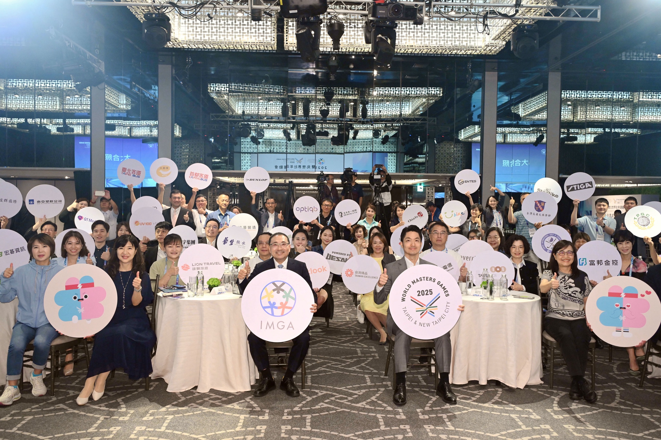 侯友宜特別感謝各行各業的協力夥伴,不僅提供各項珍貴資源,更展現共同價值,讓雙北世壯運圓滿成功