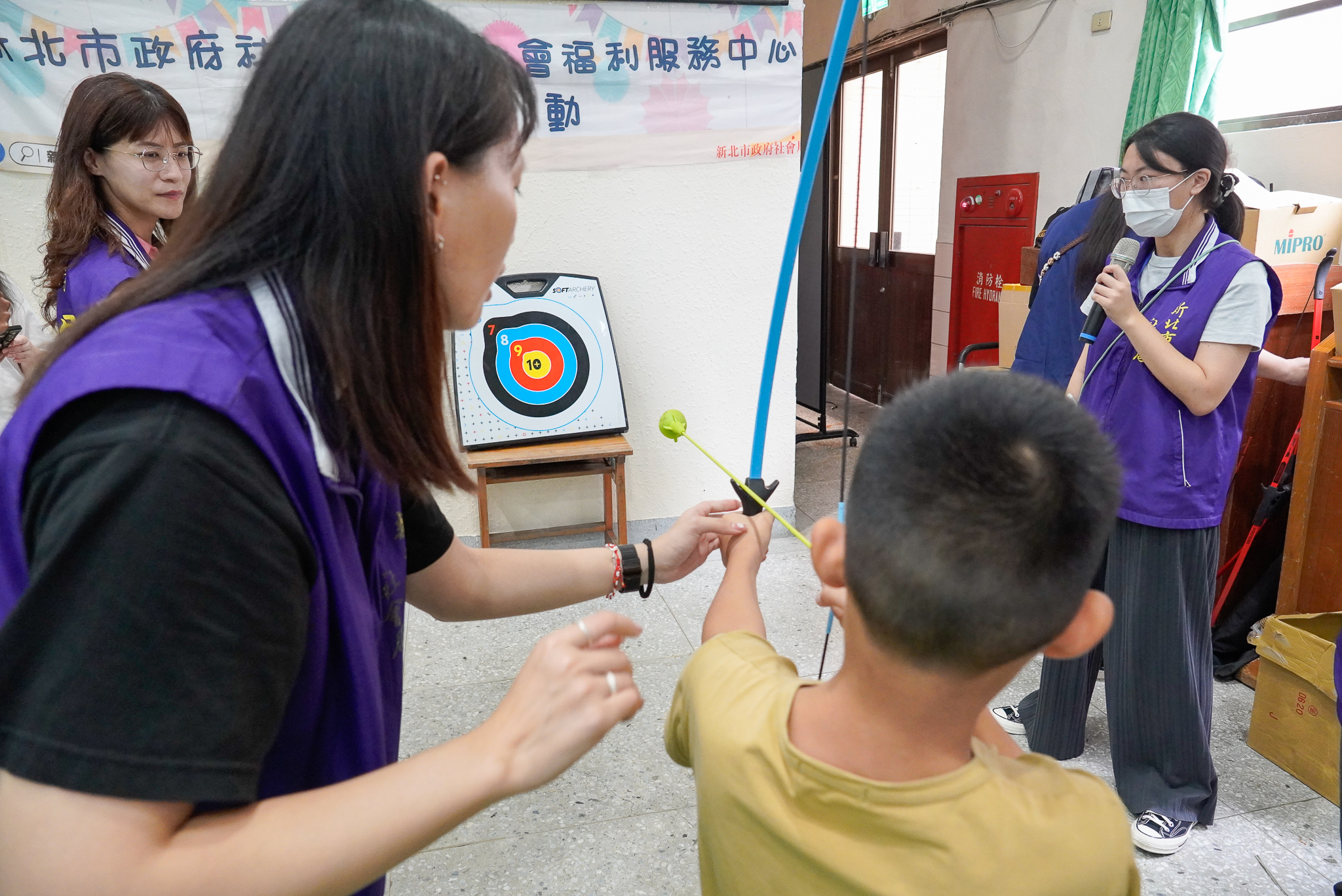文山社福中心社工協助兒少射箭比賽