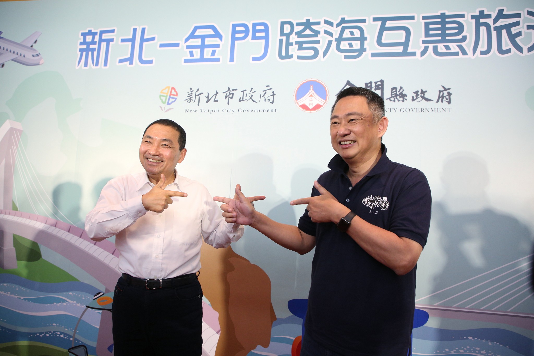 新北－金門跨海互訪踩線，侯友宜市長作勢打靶PK楊鎮浯縣長