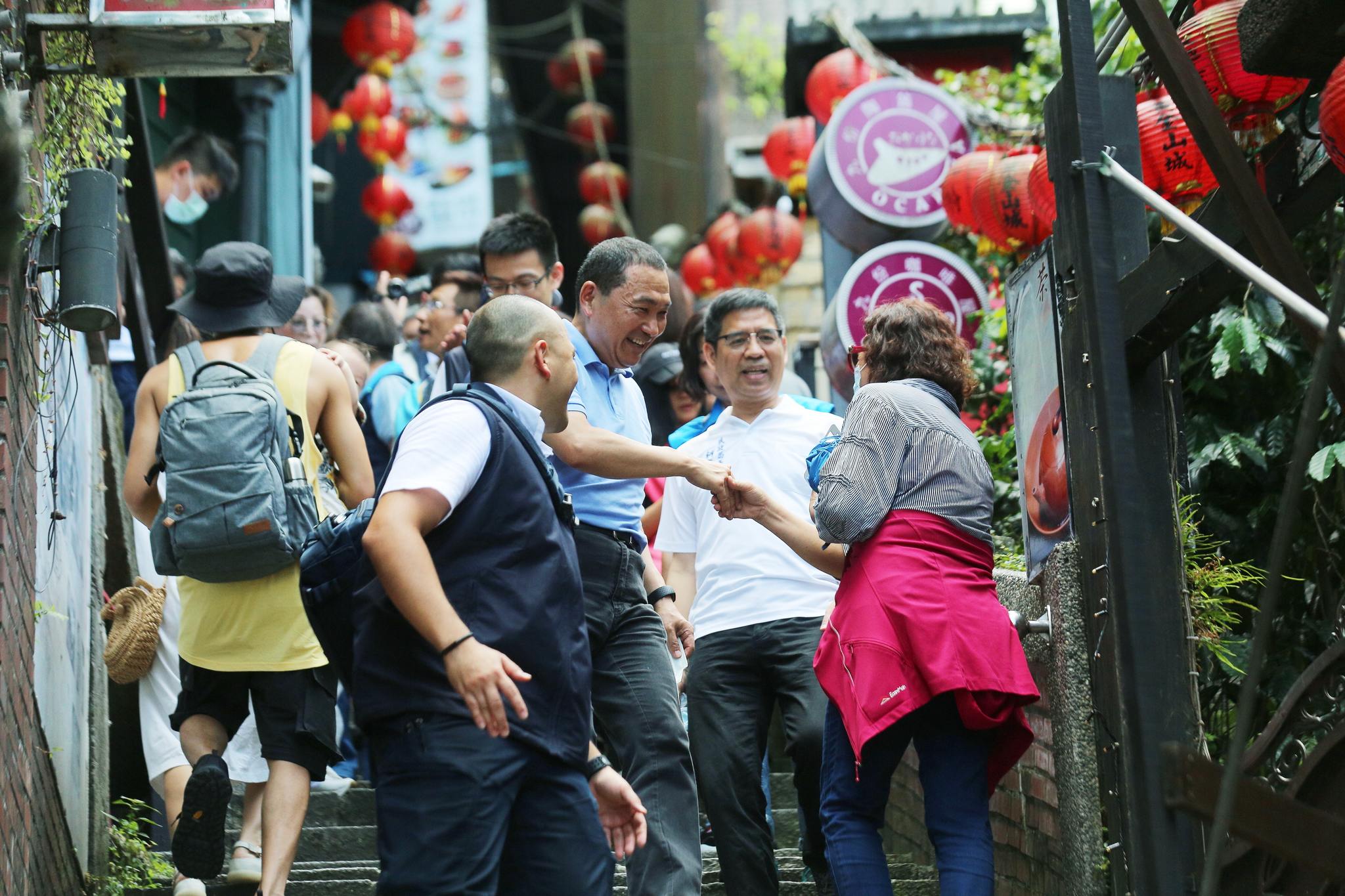 侯友宜市長走訪九份商圈