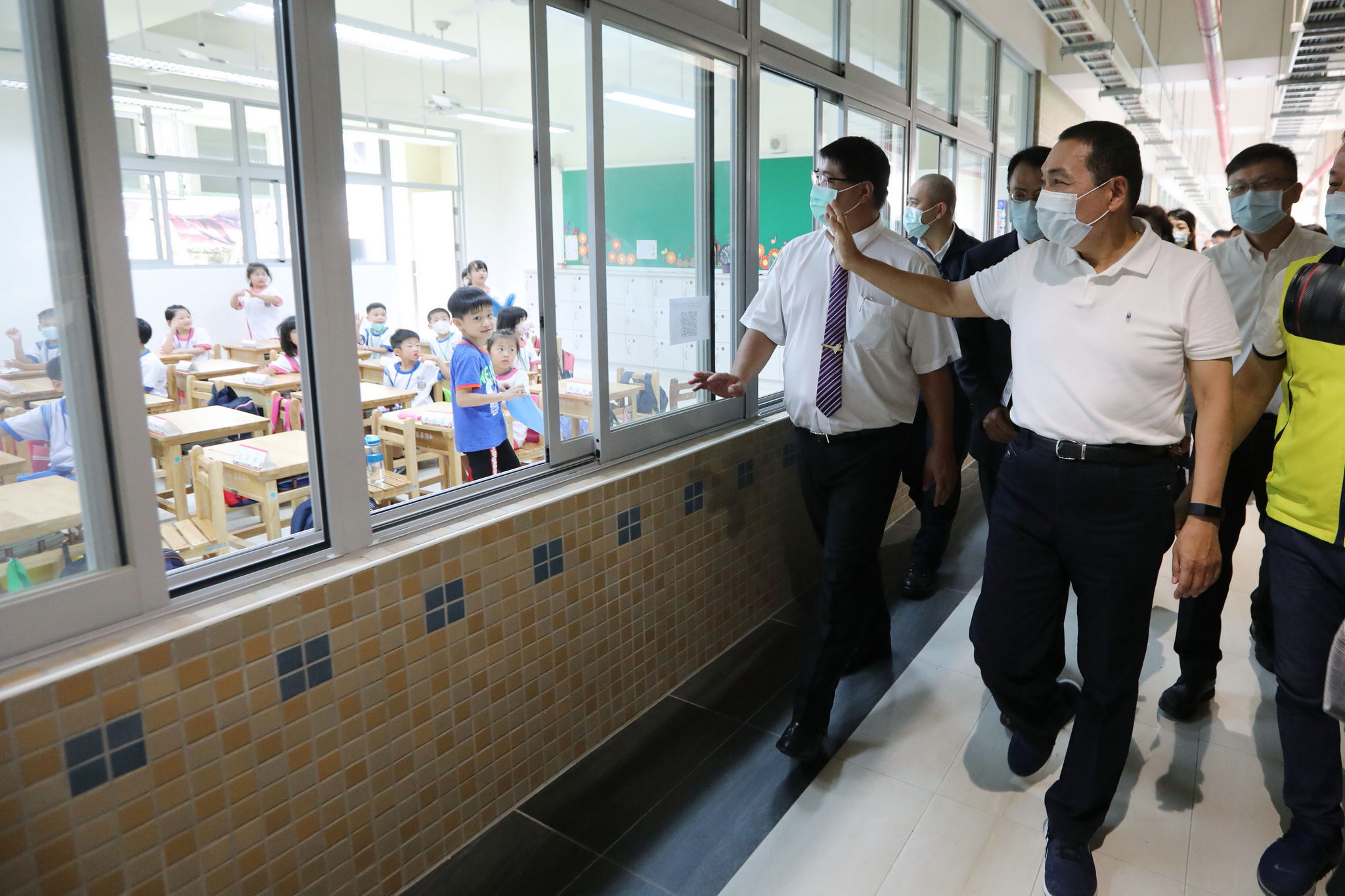 三美校園碧華國小校舍啟用,侯友宜市長參觀校園