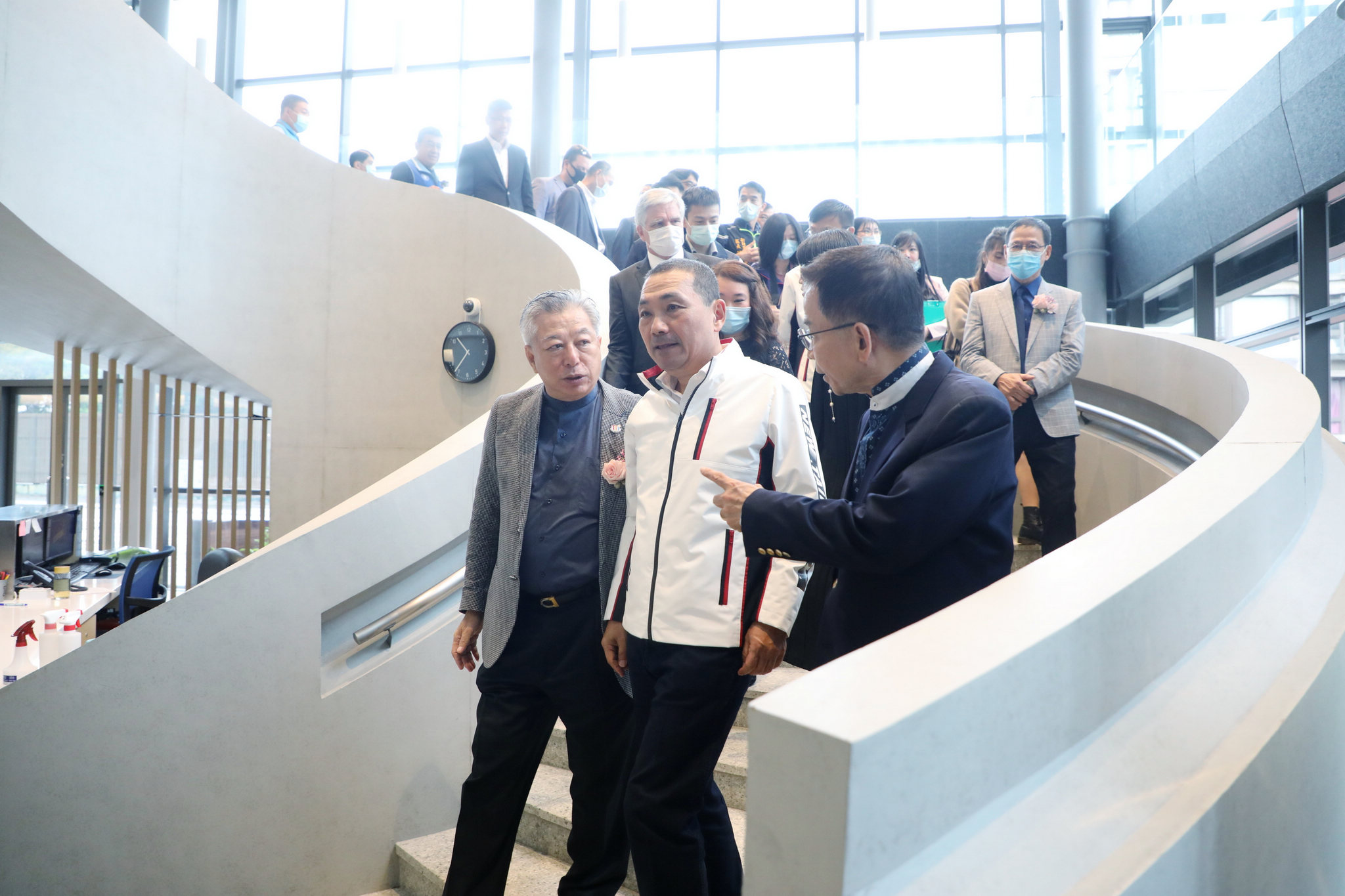 新北市馬禮遜美國學校校舍啟用，侯友宜市長校園巡禮