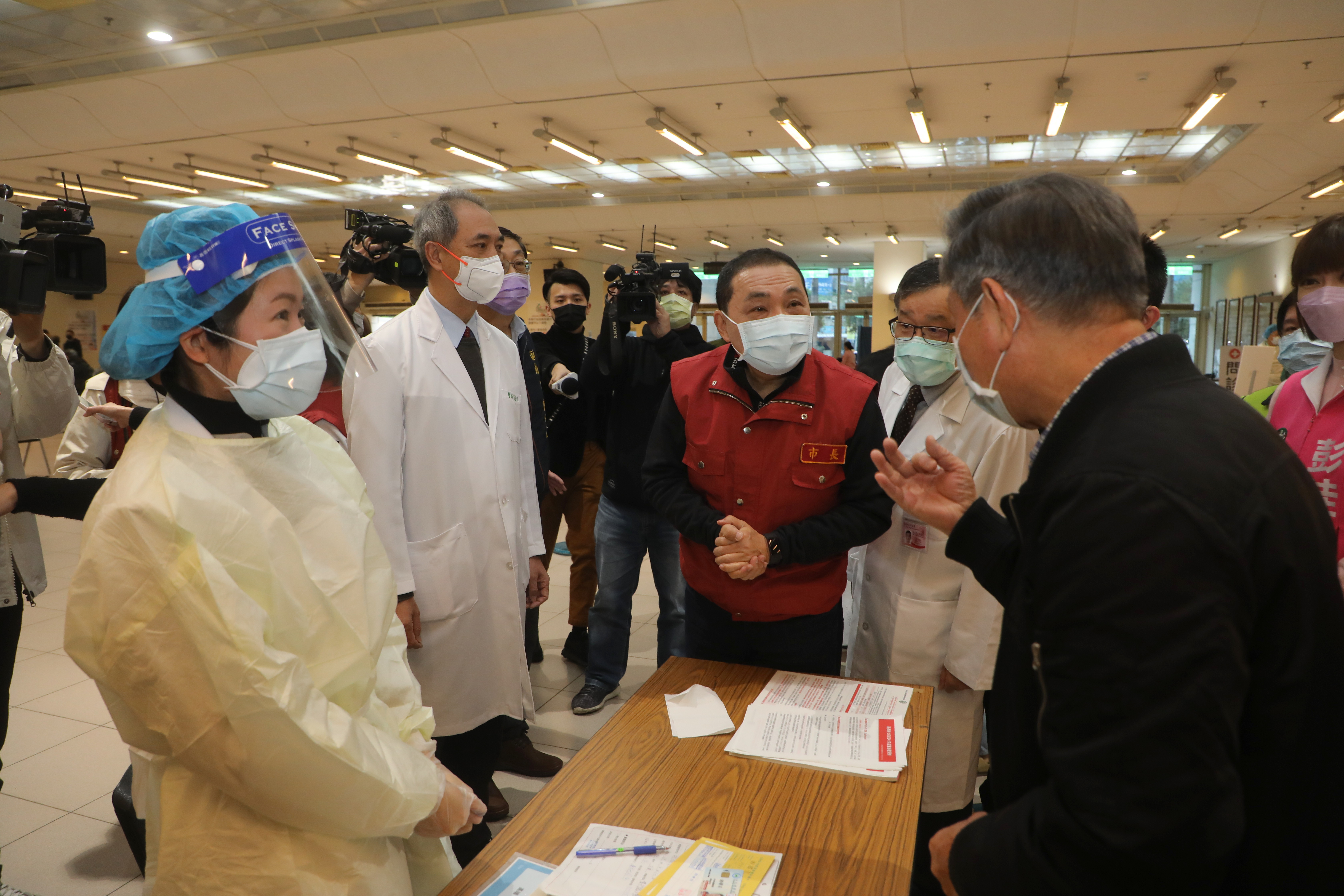 侯友宜市長感謝醫護人員辛勞