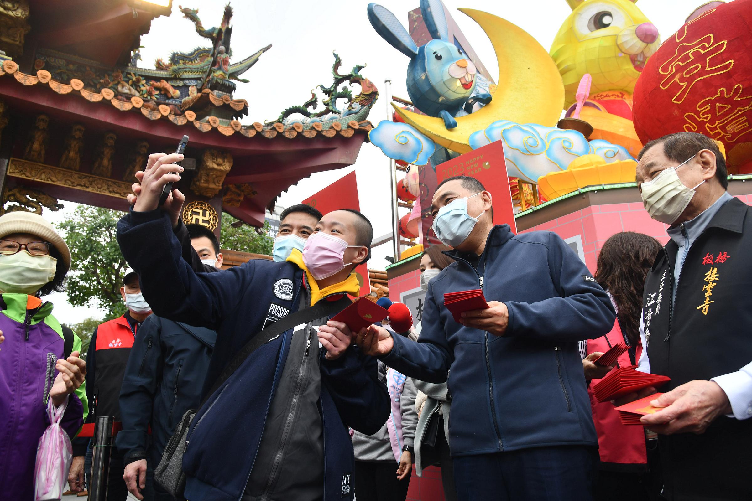 初一至板橋慈惠宮及接雲寺參拜