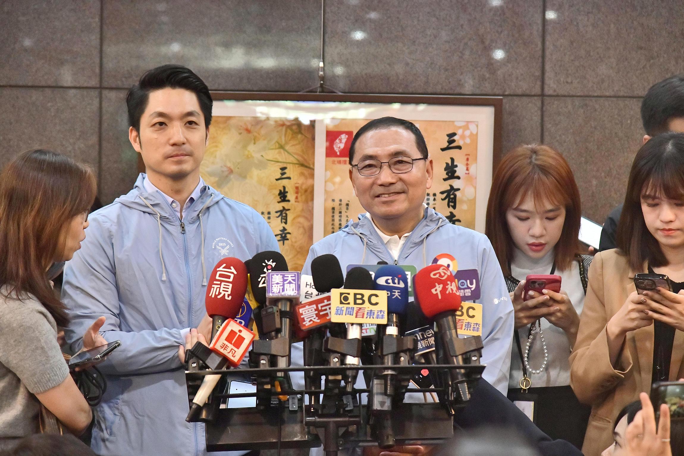 新北市長侯友宜及臺北市長蔣萬安今（1）日出席「2025雙北世界壯年運動會」企業參與記者會