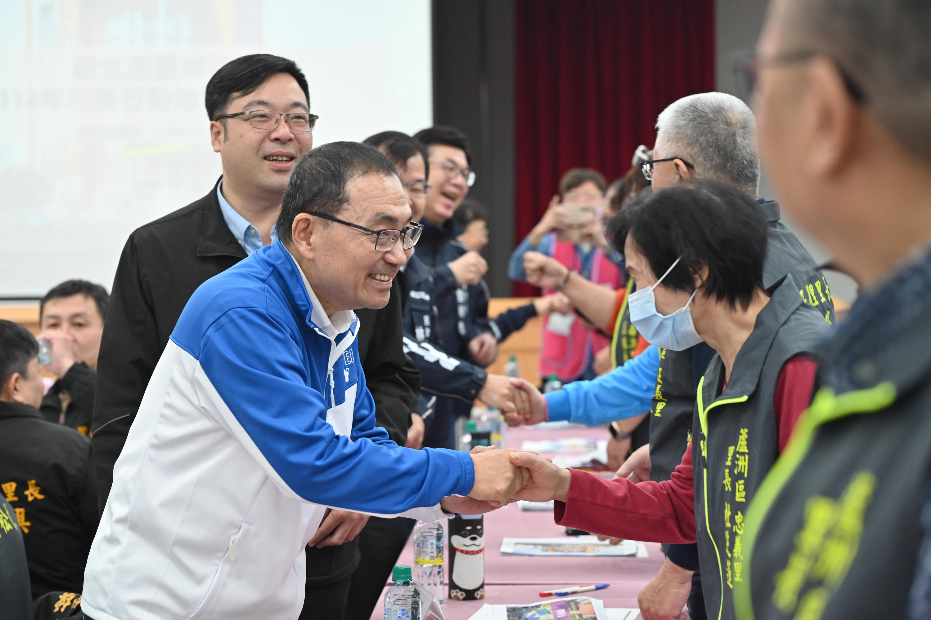 新北市長侯友宜率市府團隊於今(13)日上午至蘆洲參加行動治理座談會。