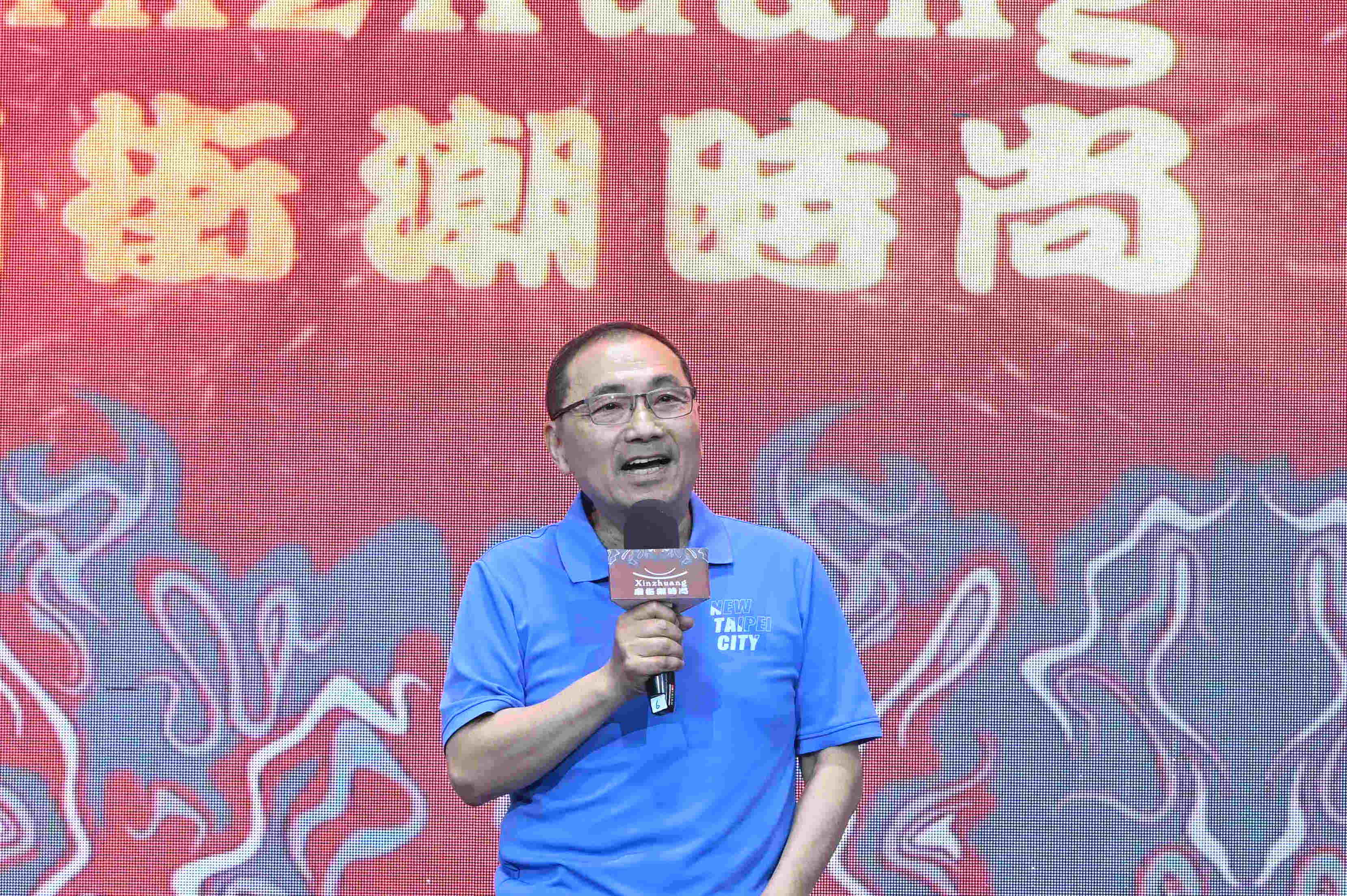 廟街潮時尚跨界走秀，侯友宜：創新詮釋新莊文化魅力。