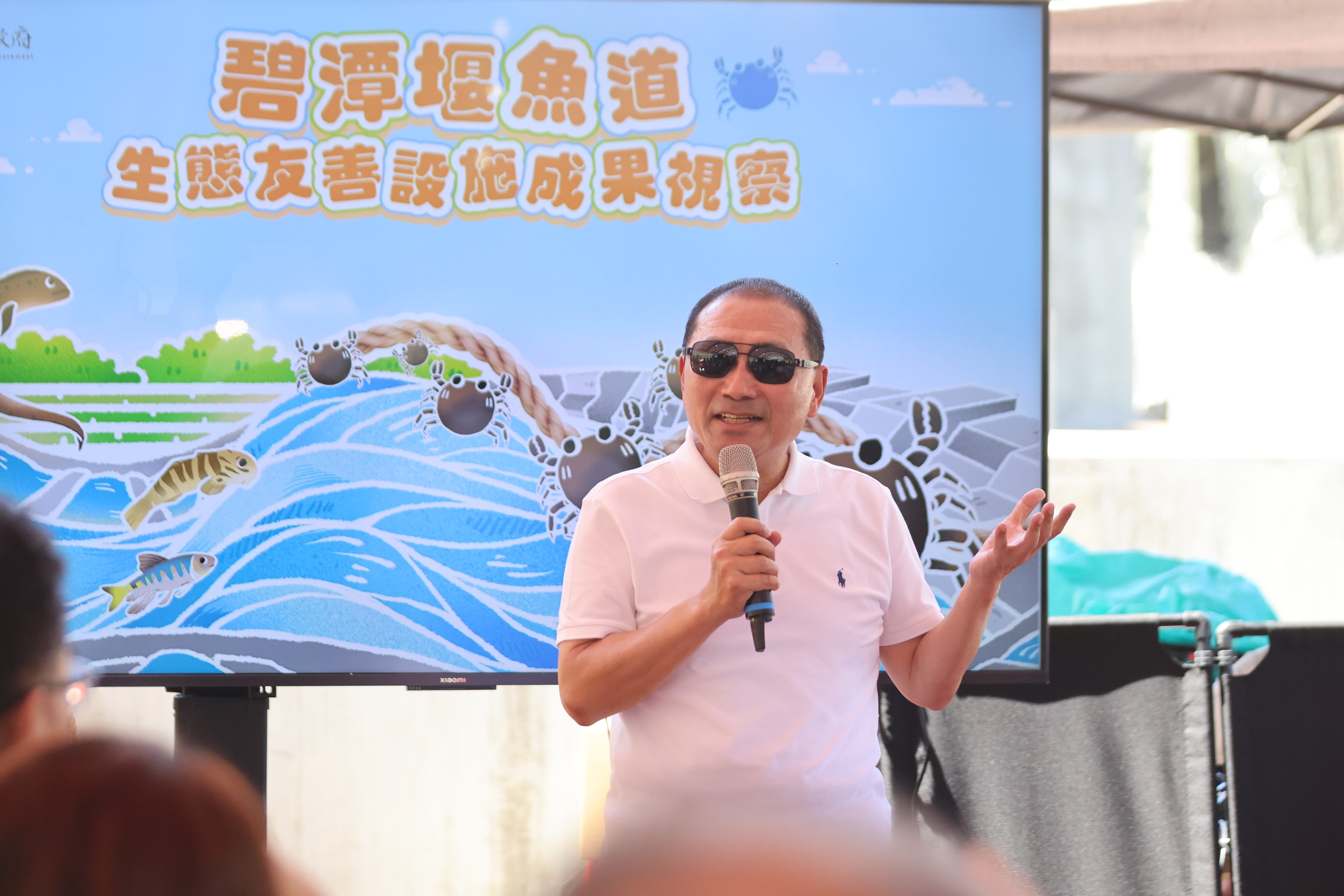 新北市新店溪的河川生態治理有成，市長侯友宜今(3)日視察碧潭堰的魚道及生態輔助設施。
