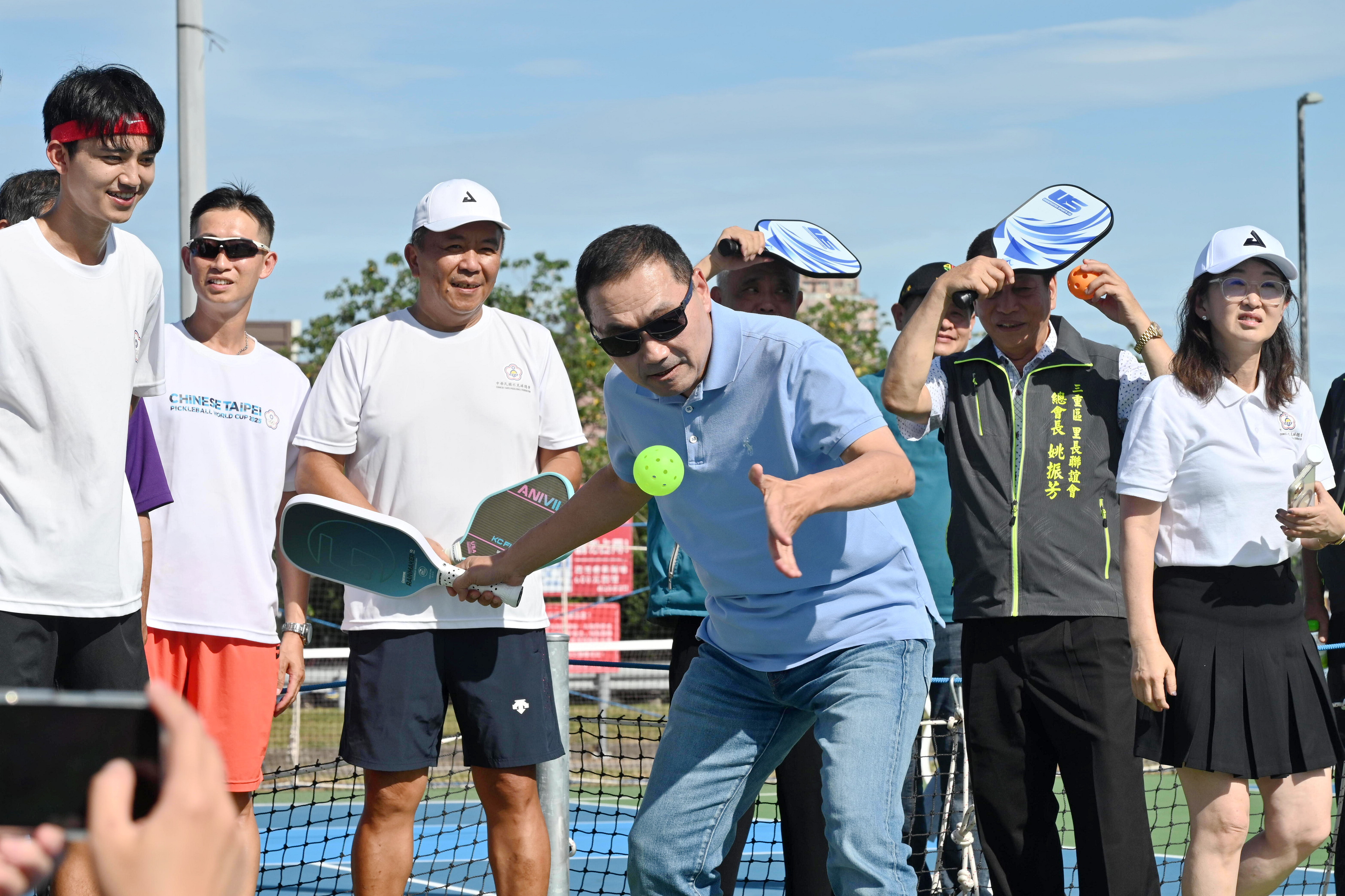 市府調整河灘地空間，將場地改建匹克球場，同時邀請中華民國匹克球總會提供建議，以符合使用者需求，目前共有8面匹克球練習場可供使用，讓民眾有舒適又專業的運動空間。
