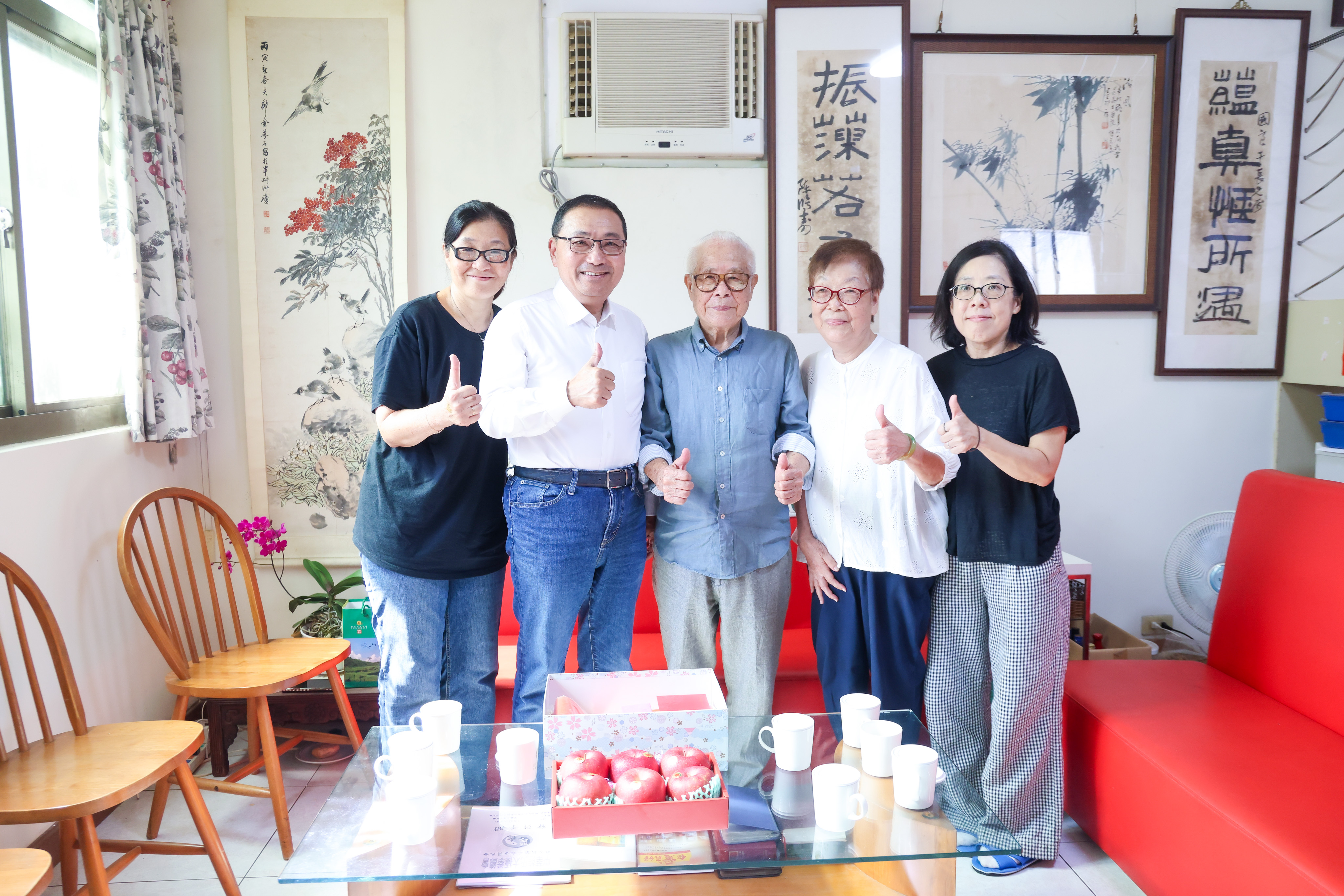 重陽節將到來，侯友宜祝福沈伯伯、沈奶奶健康快樂。