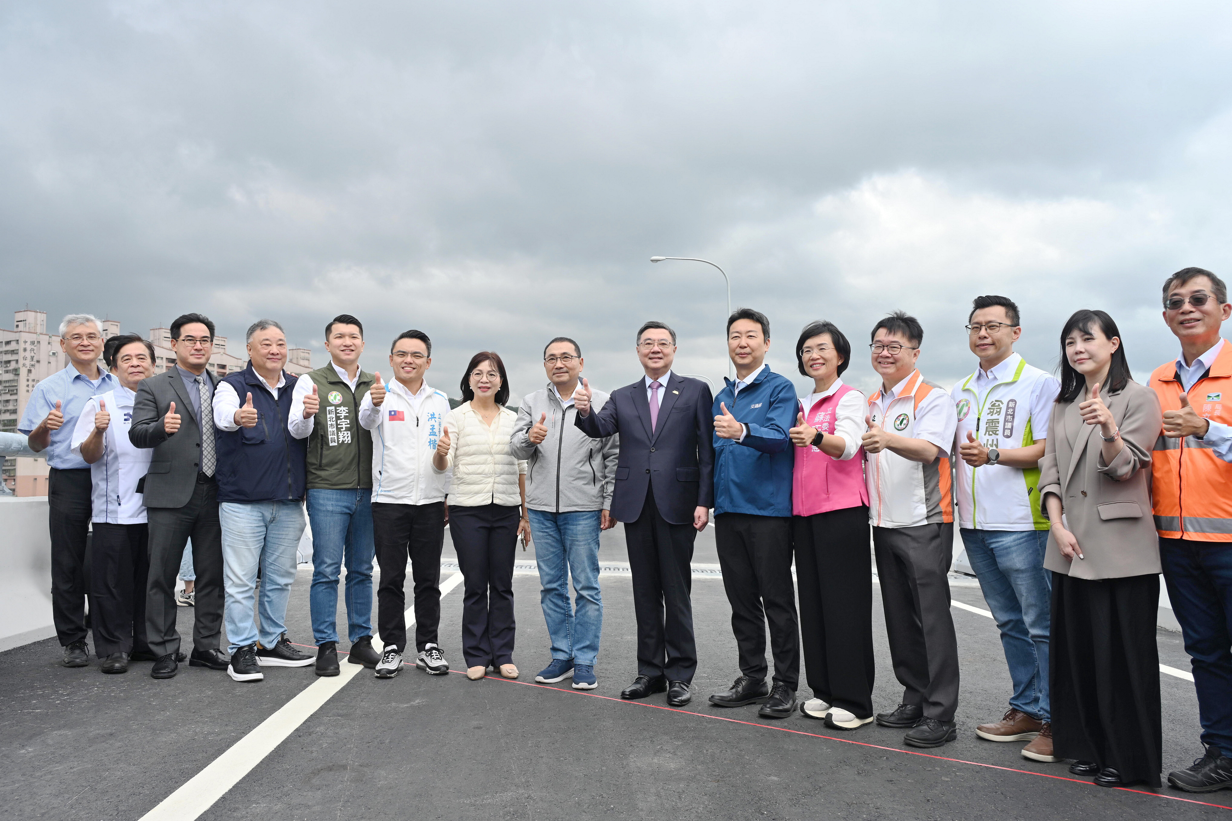 新北市長侯友宜於通車日上午陪同行政院長卓榮泰視察增設匝道工程情形，期許未來新北市各項交通工程皆能順利推動，帶給市民更好的交通環境