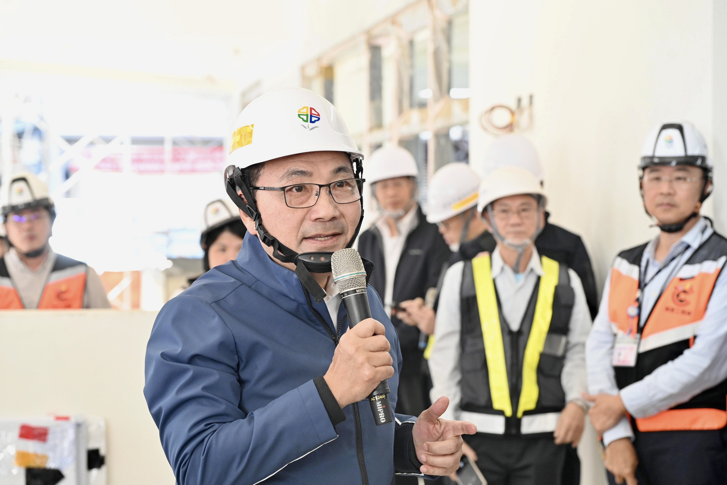 市長今天視察三重玫瑰立體停車場工程進度