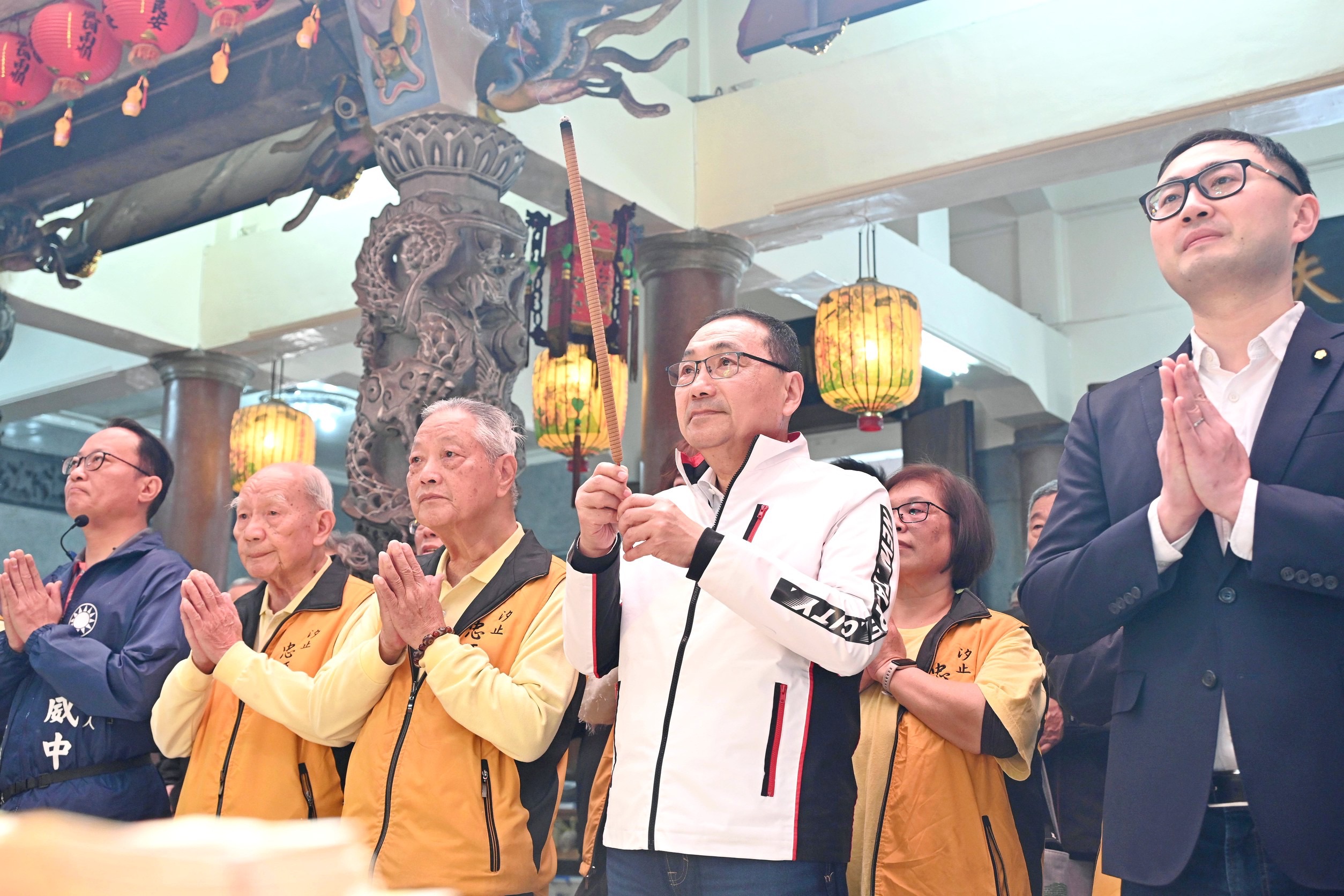 春節期間市府團隊與市民一同迎神納福，感謝各宗教團體長期對公益慈善與社會教化的付出，市府也會持續與地方攜手合作，讓善的力量在城市中持續累積，為市民打造更宜居、安心的生活環境。