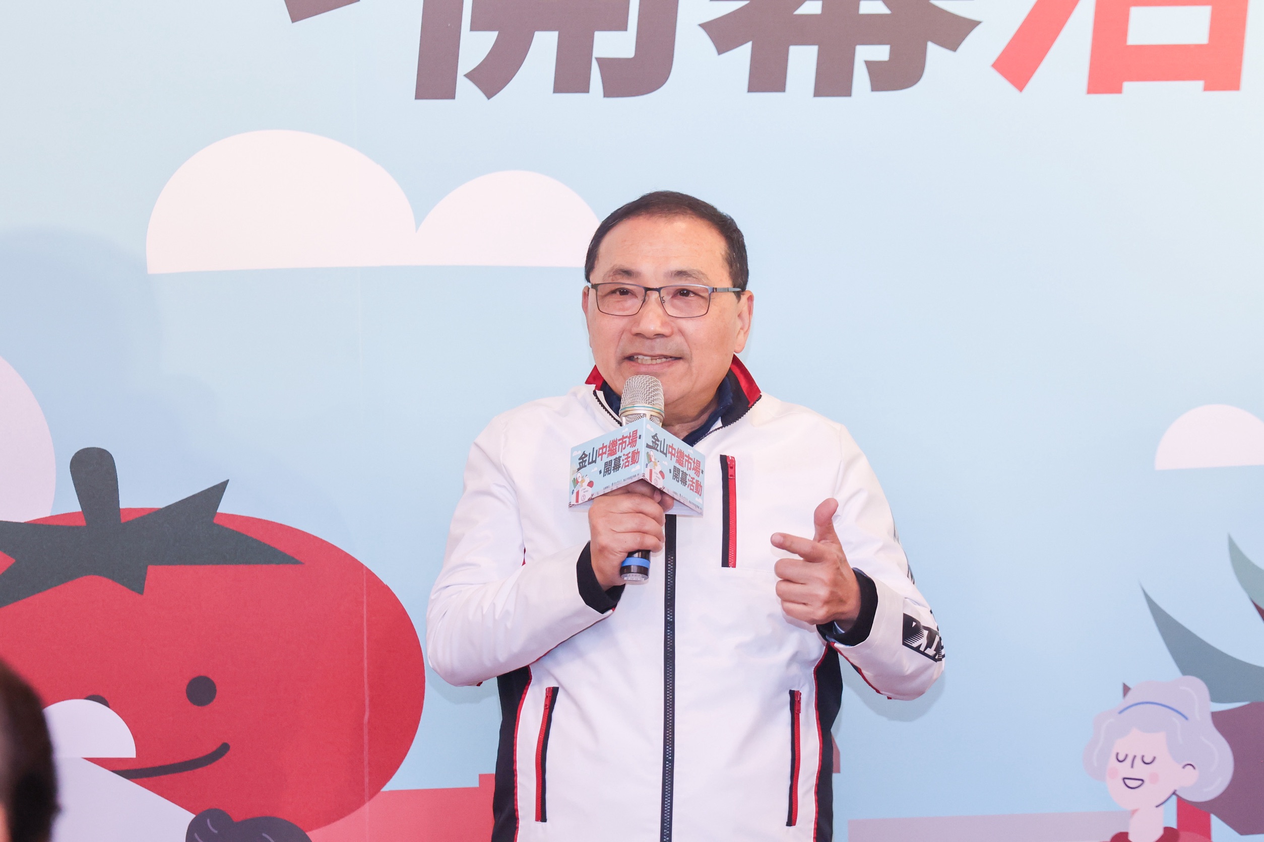 侯友宜表示，上任以來積極推動市場轉型，讓傳統市場保有人情味，兼具整潔、明亮及現代化機能，吸引年輕世代回流承接傳統產業。