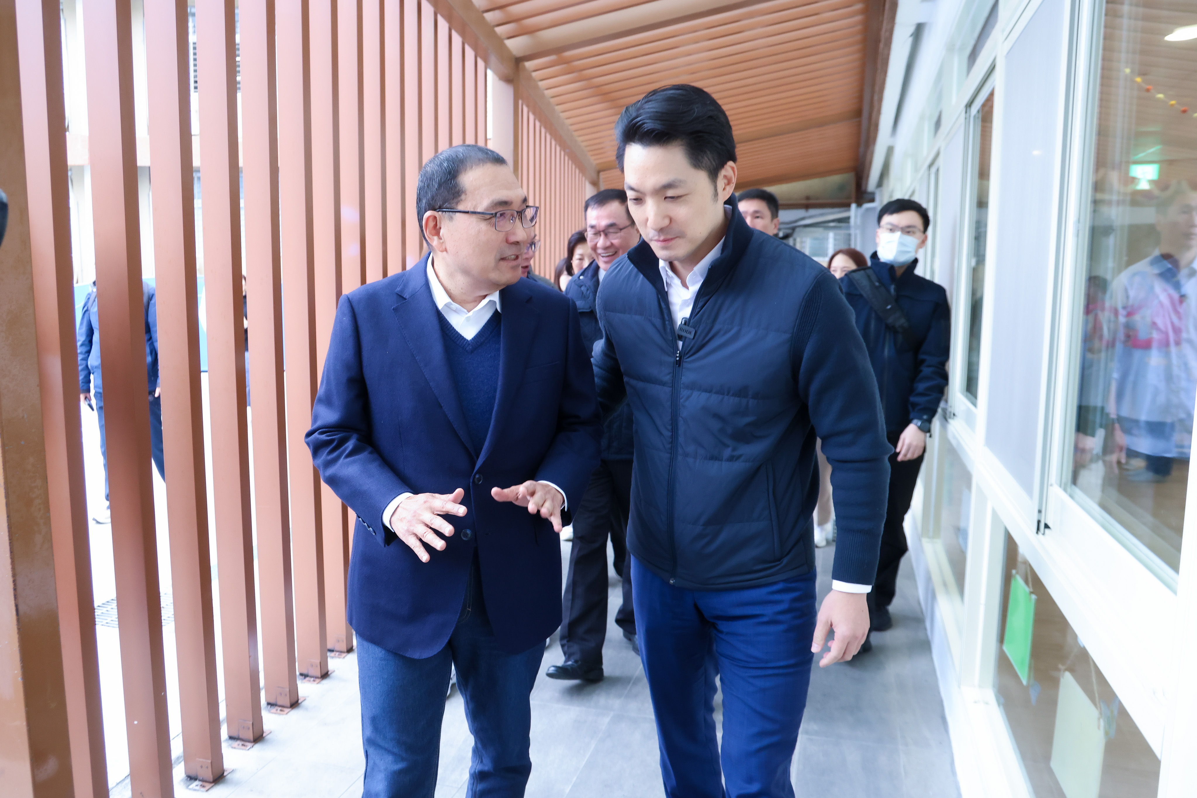 侯友宜期許雙北城市交流分享後，能借鏡彼此經驗共同落實0-6歲國家一起養的理念，提供實質支持，讓家長們安心育兒。