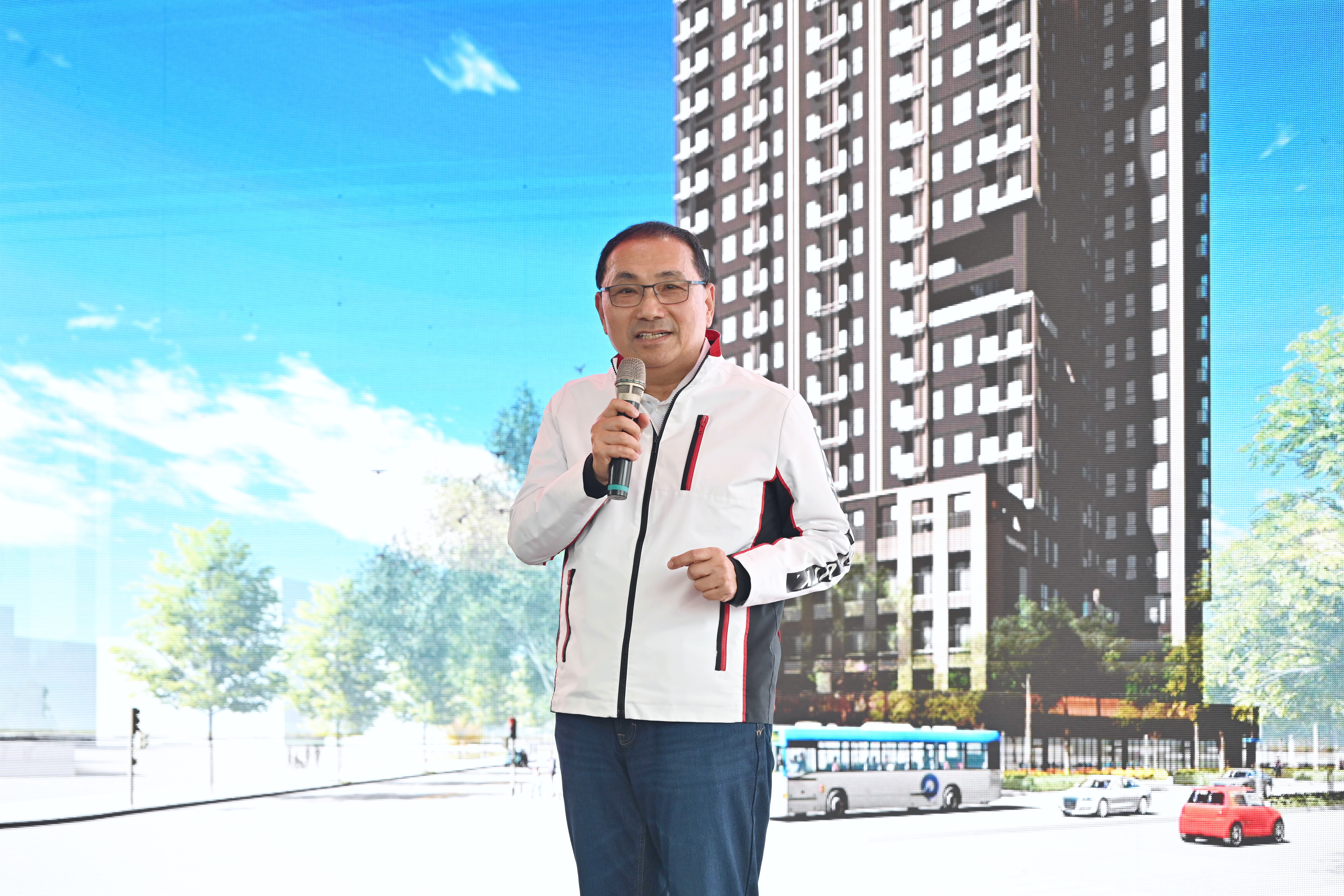 侯友宜表示，本案採複合式規劃，針對該地區停車需求與居住發展，興建青年社會住宅，並同步配置完善的停車設施。