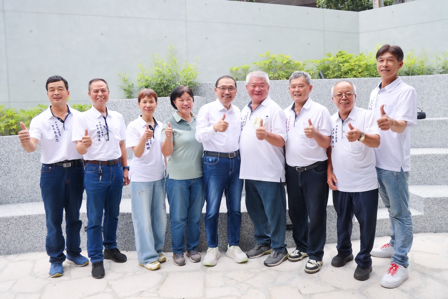 市府完成舊坪林消防分隊的建物拆除與土地優化，轉型為融合坪林茶鄉文化特色的「都市轉角亮點空間」，並設置YouBike 2.0E電輔車租借站，提供便捷的旅行代步工具。