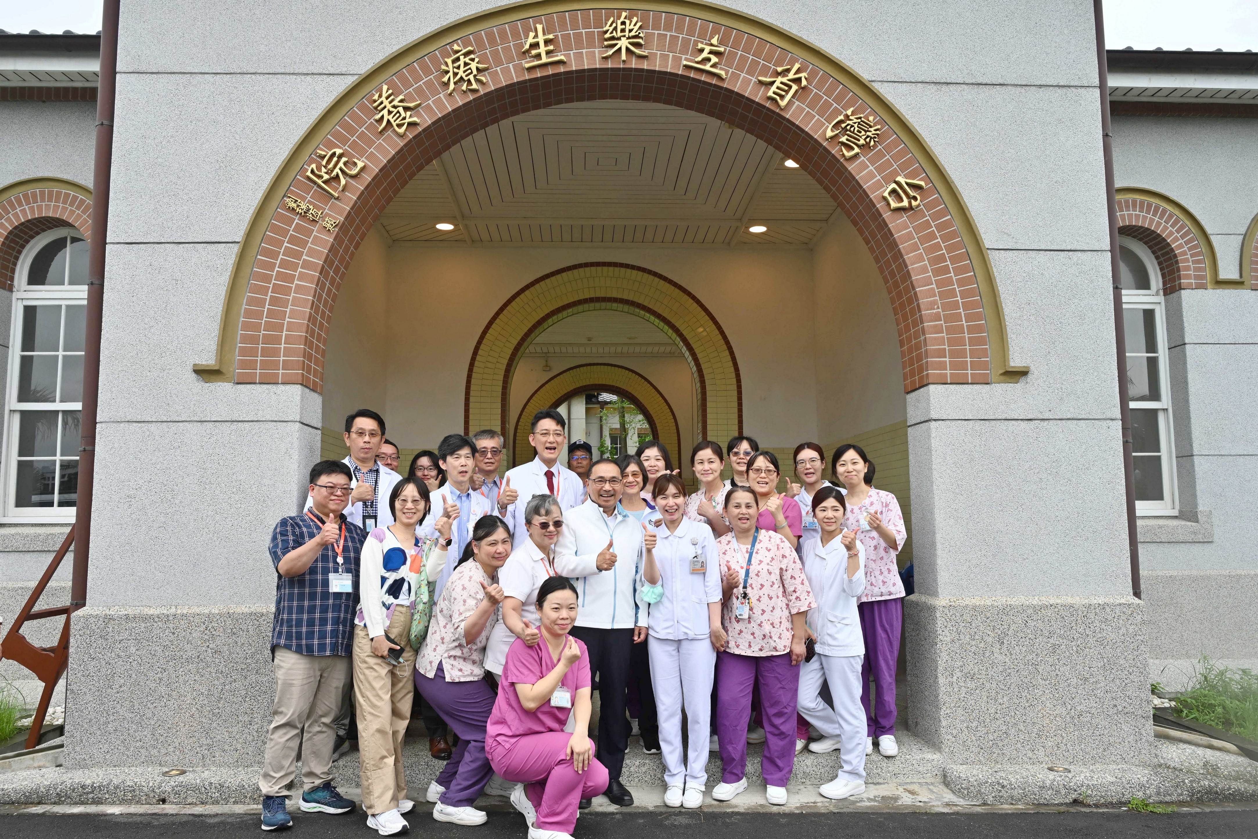 市長前往參訪衛生福利部樂生療養院，也關心文資修復保存及再利用。