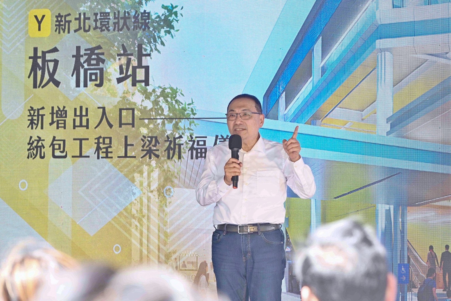 提升通勤效率，旅客不用擔心日曬雨淋，力拚明年9月完工，希望及早啟用，讓民眾享有安全、便捷、友善的轉乘環境。